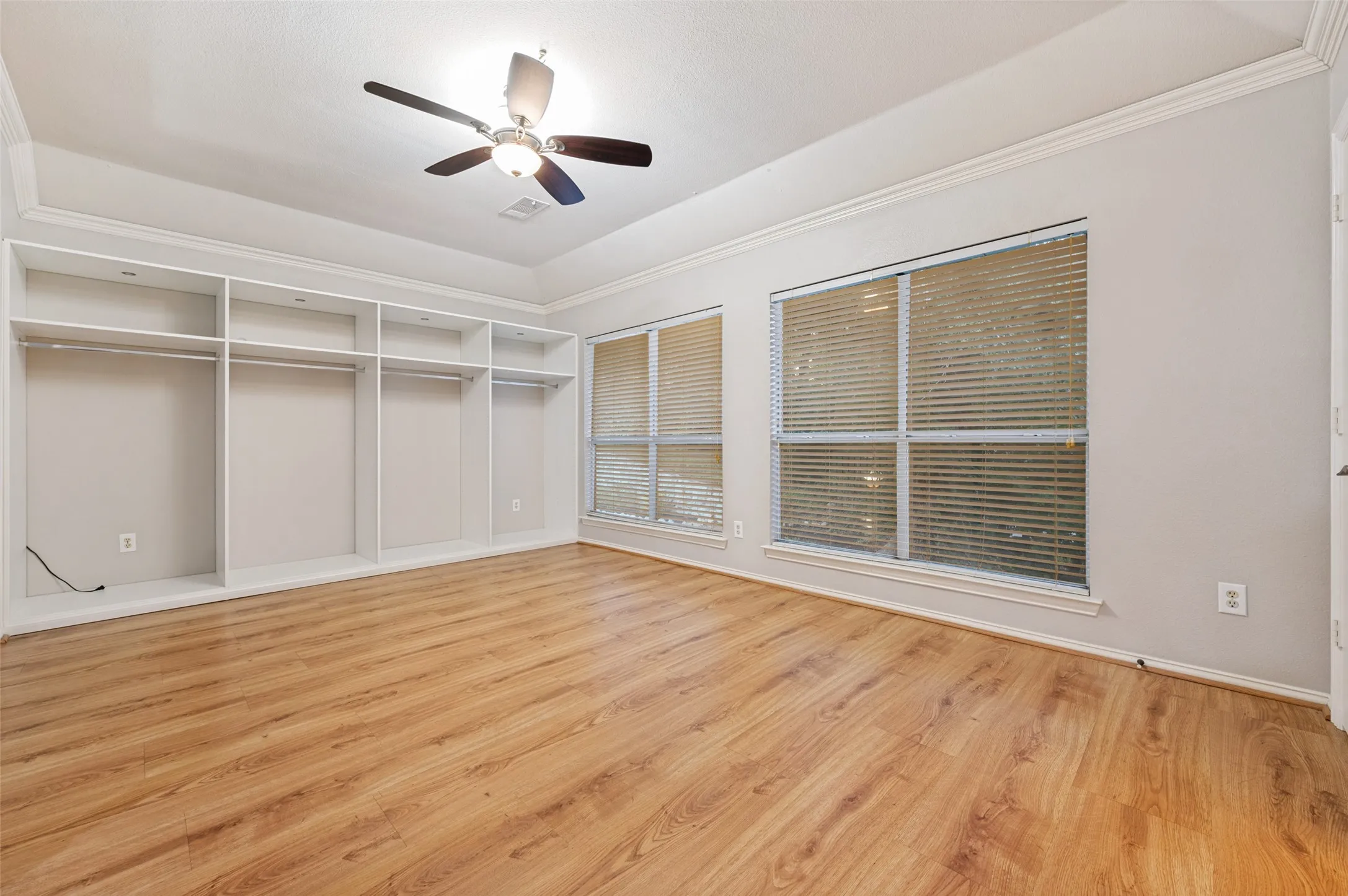 Single Family Residence For Sale in Tarrant County , 3145 Joyce Court, Grapevine, Texas 76051, 4 Bedroom, 4 Bathroom, 3 Garage spaces, 3,233 Sqft, built in 1997, mls#21384623, Real Estate Agent in Grapevine, Homes For Sale in Tarrant county, Homes For Sale in Grapevine, Realtor in Grapevine Texas, Real Estate Brokerage Independent Realty Texas, Luminita Cordes Realtor