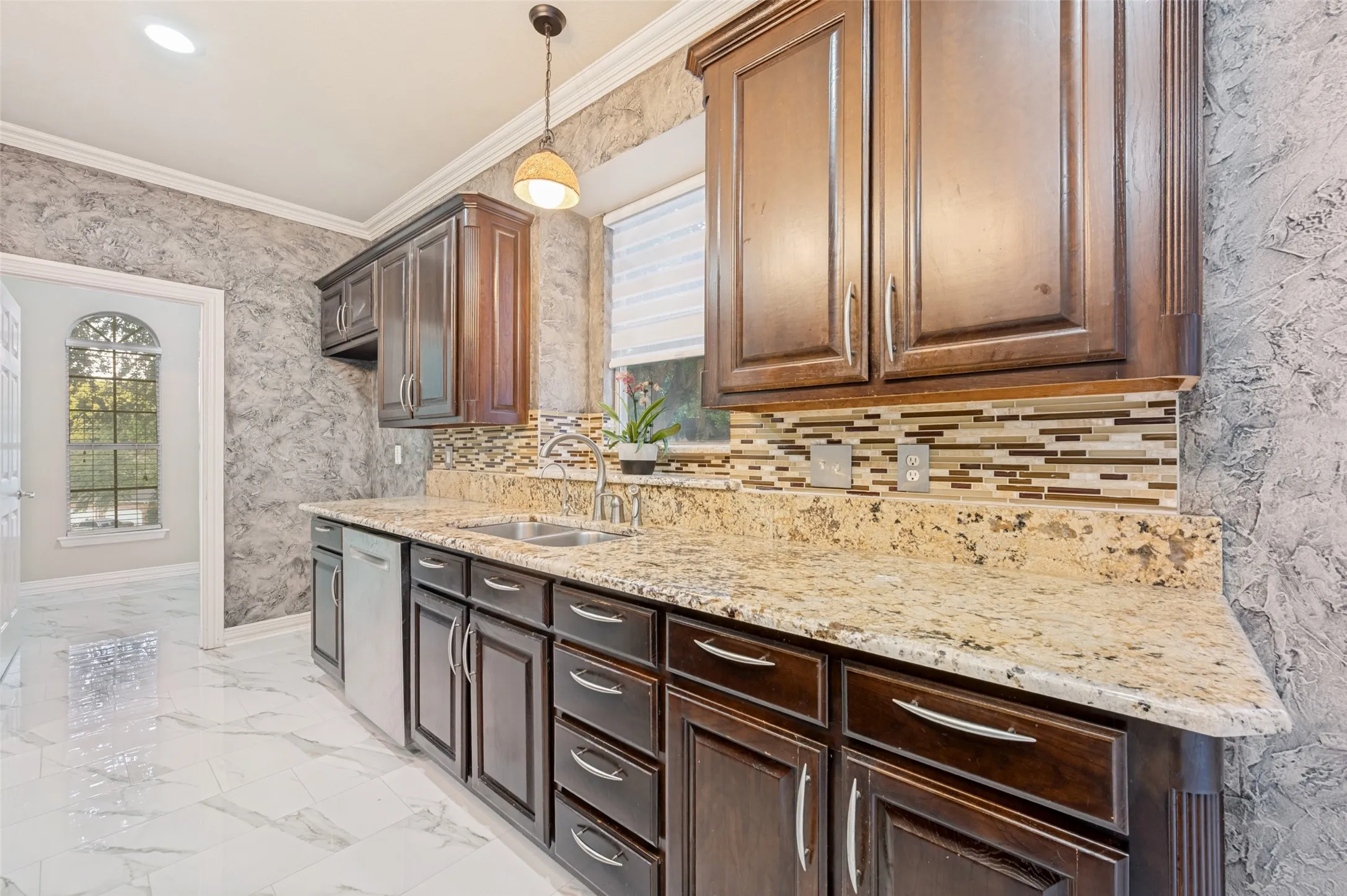 Single Family Residence For Sale in Tarrant County , 3145 Joyce Court, Grapevine, Texas 76051, 4 Bedroom, 4 Bathroom, 3 Garage spaces, 3,233 Sqft, built in 1997, mls#21384623, Real Estate Agent in Grapevine, Homes For Sale in Tarrant county, Homes For Sale in Grapevine, Realtor in Grapevine Texas, Real Estate Brokerage Independent Realty Texas, Luminita Cordes Realtor