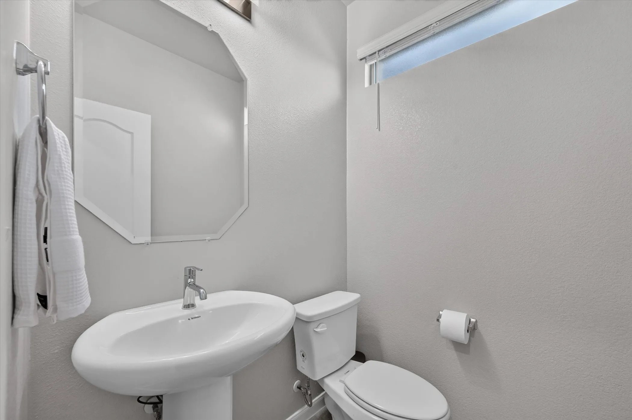 Single Family Residence For Sale in Collin County , 1017 Greywood Drive, Anna, Texas 75409, 4 Bedroom, 4 Bathroom, 2 Garage spaces, 2,650 Sqft, built in 2022, mls#21377894, Real Estate Agent in Anna, Homes For Sale in Collin county, Homes For Sale in Anna, Realtor in Anna Texas, Real Estate Brokerage Independent Realty Texas, Luminita Cordes Realtor