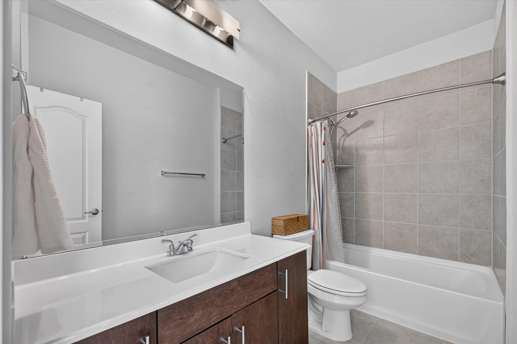 Single Family Residence For Sale in Collin County , 1017 Greywood Drive, Anna, Texas 75409, 4 Bedroom, 4 Bathroom, 2 Garage spaces, 2,650 Sqft, built in 2022, mls#21377894, Real Estate Agent in Anna, Homes For Sale in Collin county, Homes For Sale in Anna, Realtor in Anna Texas, Real Estate Brokerage Independent Realty Texas, Luminita Cordes Realtor