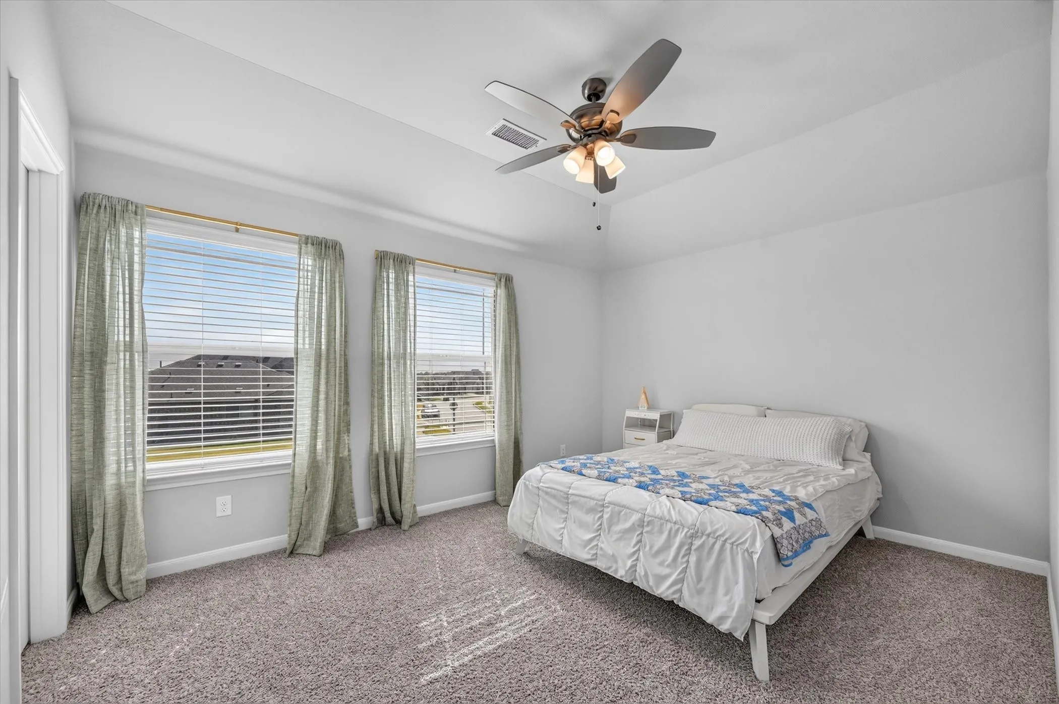 Single Family Residence For Sale in Collin County , 1017 Greywood Drive, Anna, Texas 75409, 4 Bedroom, 4 Bathroom, 2 Garage spaces, 2,650 Sqft, built in 2022, mls#21377894, Real Estate Agent in Anna, Homes For Sale in Collin county, Homes For Sale in Anna, Realtor in Anna Texas, Real Estate Brokerage Independent Realty Texas, Luminita Cordes Realtor
