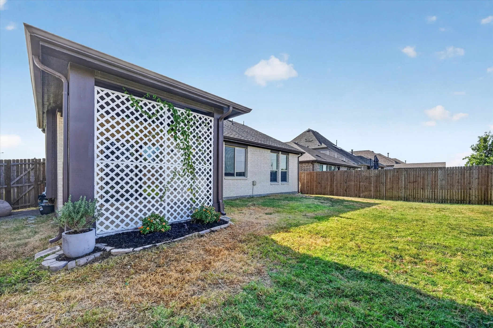 Single Family Residence For Sale in Collin County , 1017 Greywood Drive, Anna, Texas 75409, 4 Bedroom, 4 Bathroom, 2 Garage spaces, 2,650 Sqft, built in 2022, mls#21377894, Real Estate Agent in Anna, Homes For Sale in Collin county, Homes For Sale in Anna, Realtor in Anna Texas, Real Estate Brokerage Independent Realty Texas, Luminita Cordes Realtor