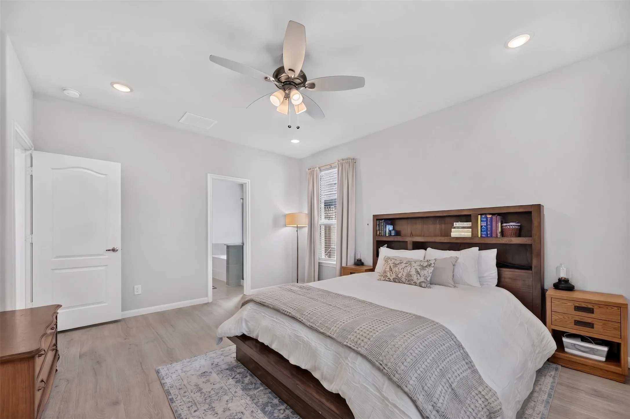 Single Family Residence For Sale in Collin County , 1017 Greywood Drive, Anna, Texas 75409, 4 Bedroom, 4 Bathroom, 2 Garage spaces, 2,650 Sqft, built in 2022, mls#21377894, Real Estate Agent in Anna, Homes For Sale in Collin county, Homes For Sale in Anna, Realtor in Anna Texas, Real Estate Brokerage Independent Realty Texas, Luminita Cordes Realtor