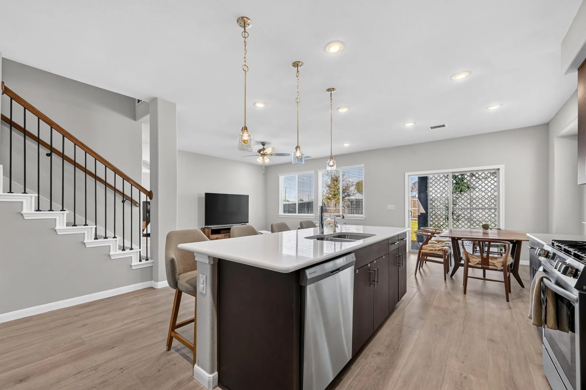Single Family Residence For Sale in Collin County , 1017 Greywood Drive, Anna, Texas 75409, 4 Bedroom, 4 Bathroom, 2 Garage spaces, 2,650 Sqft, built in 2022, mls#21377894, Real Estate Agent in Anna, Homes For Sale in Collin county, Homes For Sale in Anna, Realtor in Anna Texas, Real Estate Brokerage Independent Realty Texas, Luminita Cordes Realtor