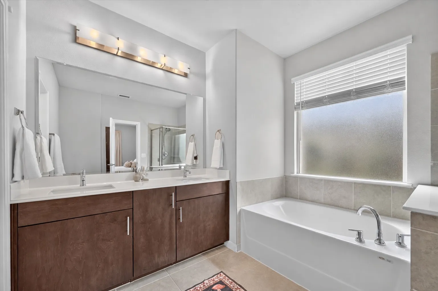 Single Family Residence For Sale in Collin County , 1017 Greywood Drive, Anna, Texas 75409, 4 Bedroom, 4 Bathroom, 2 Garage spaces, 2,650 Sqft, built in 2022, mls#21377894, Real Estate Agent in Anna, Homes For Sale in Collin county, Homes For Sale in Anna, Realtor in Anna Texas, Real Estate Brokerage Independent Realty Texas, Luminita Cordes Realtor
