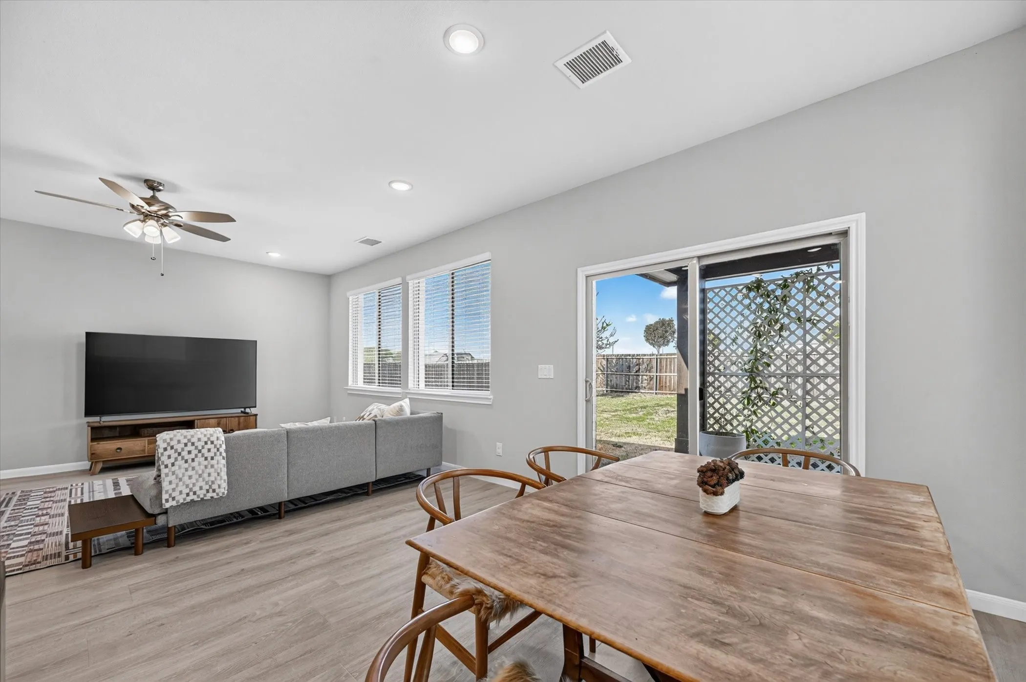 Single Family Residence For Sale in Collin County , 1017 Greywood Drive, Anna, Texas 75409, 4 Bedroom, 4 Bathroom, 2 Garage spaces, 2,650 Sqft, built in 2022, mls#21377894, Real Estate Agent in Anna, Homes For Sale in Collin county, Homes For Sale in Anna, Realtor in Anna Texas, Real Estate Brokerage Independent Realty Texas, Luminita Cordes Realtor