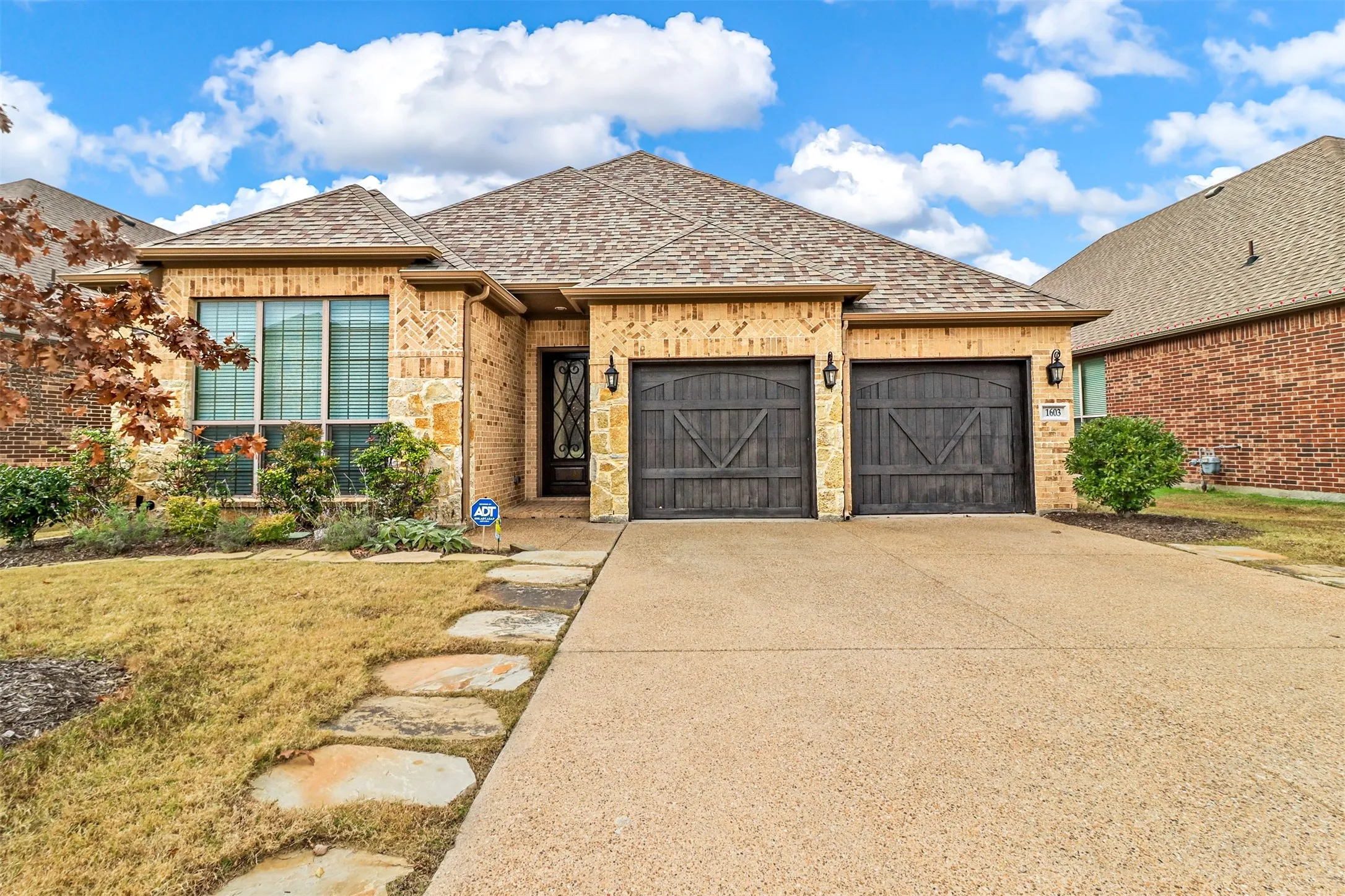 Single Family Residence For Rent in Rockwall County , 1603 Trowbridge Circle, Rockwall, Texas 75032, 3 Bedroom, 2 Bathroom, 2 Garage spaces, 1,967 Sqft, built in 2017, mls#21384627, Real Estate Agent in Rockwall, Homes For Rent in Rockwall county, Homes For Rent in Rockwall, Realtor in Rockwall Texas, Real Estate Brokerage Independent Realty Texas, Luminita Cordes Realtor