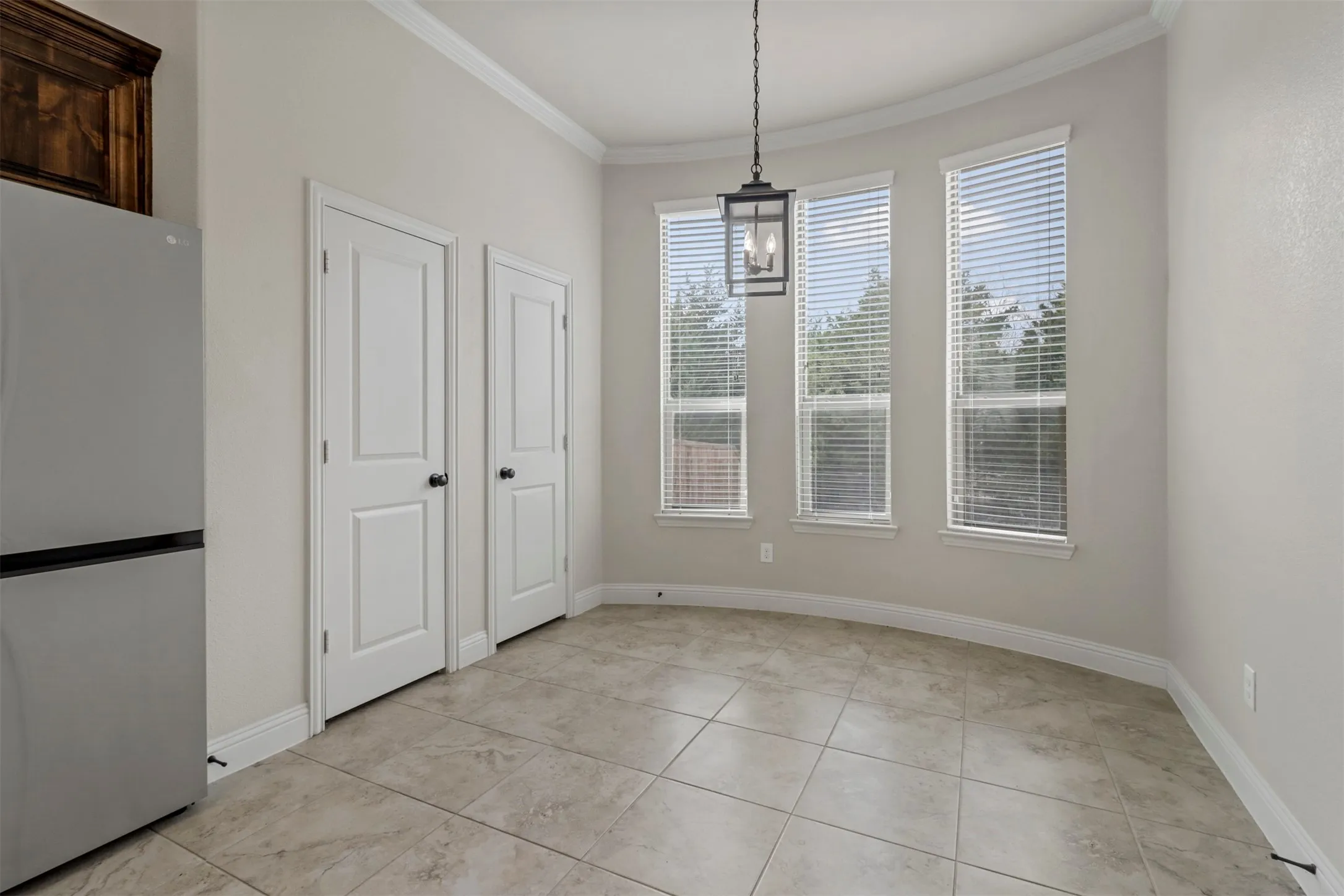 Single Family Residence For Rent in Rockwall County , 1603 Trowbridge Circle, Rockwall, Texas 75032, 3 Bedroom, 2 Bathroom, 2 Garage spaces, 1,967 Sqft, built in 2017, mls#21384627, Real Estate Agent in Rockwall, Homes For Rent in Rockwall county, Homes For Rent in Rockwall, Realtor in Rockwall Texas, Real Estate Brokerage Independent Realty Texas, Luminita Cordes Realtor