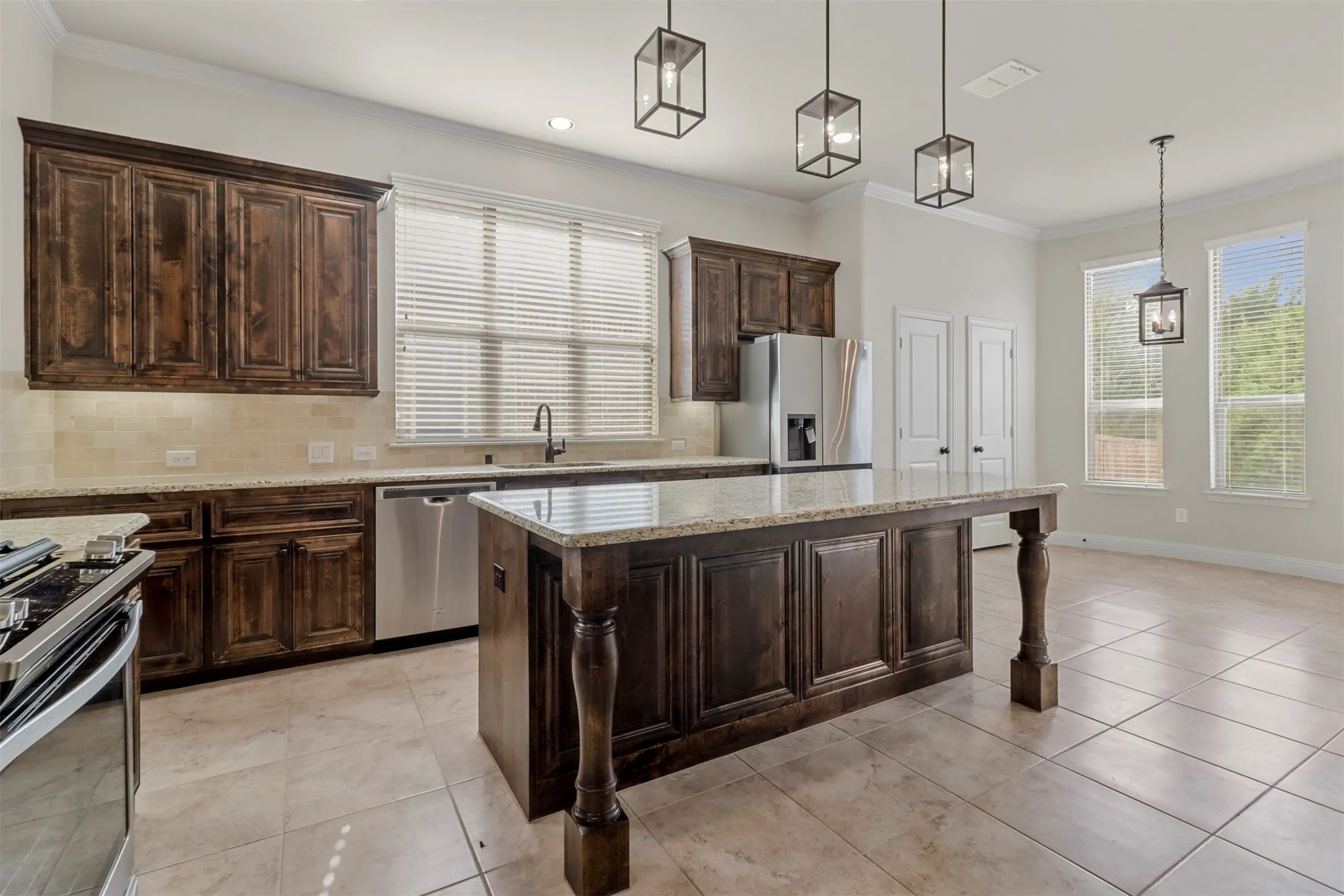 Single Family Residence For Rent in Rockwall County , 1603 Trowbridge Circle, Rockwall, Texas 75032, 3 Bedroom, 2 Bathroom, 2 Garage spaces, 1,967 Sqft, built in 2017, mls#21384627, Real Estate Agent in Rockwall, Homes For Rent in Rockwall county, Homes For Rent in Rockwall, Realtor in Rockwall Texas, Real Estate Brokerage Independent Realty Texas, Luminita Cordes Realtor