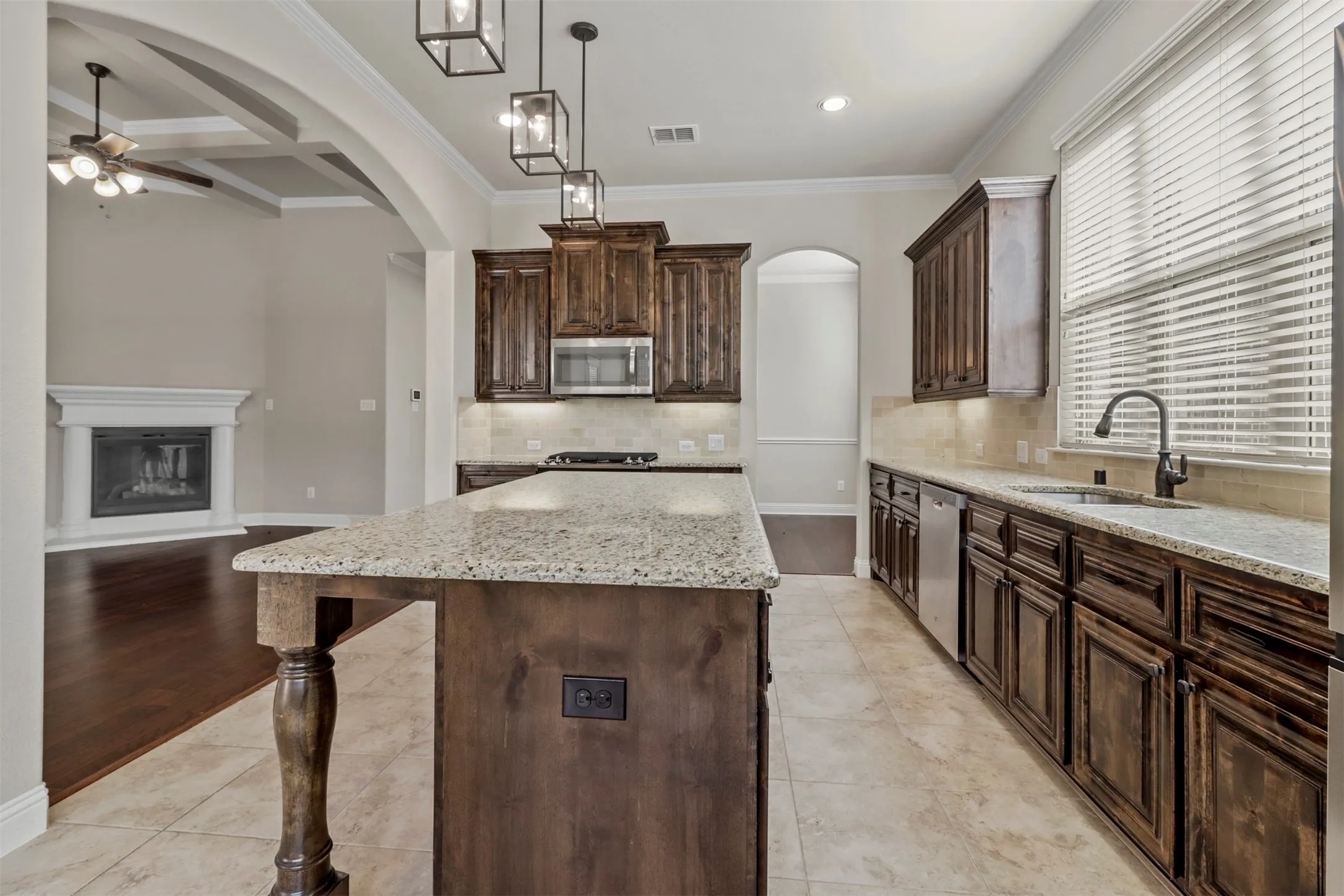 Single Family Residence For Rent in Rockwall County , 1603 Trowbridge Circle, Rockwall, Texas 75032, 3 Bedroom, 2 Bathroom, 2 Garage spaces, 1,967 Sqft, built in 2017, mls#21384627, Real Estate Agent in Rockwall, Homes For Rent in Rockwall county, Homes For Rent in Rockwall, Realtor in Rockwall Texas, Real Estate Brokerage Independent Realty Texas, Luminita Cordes Realtor