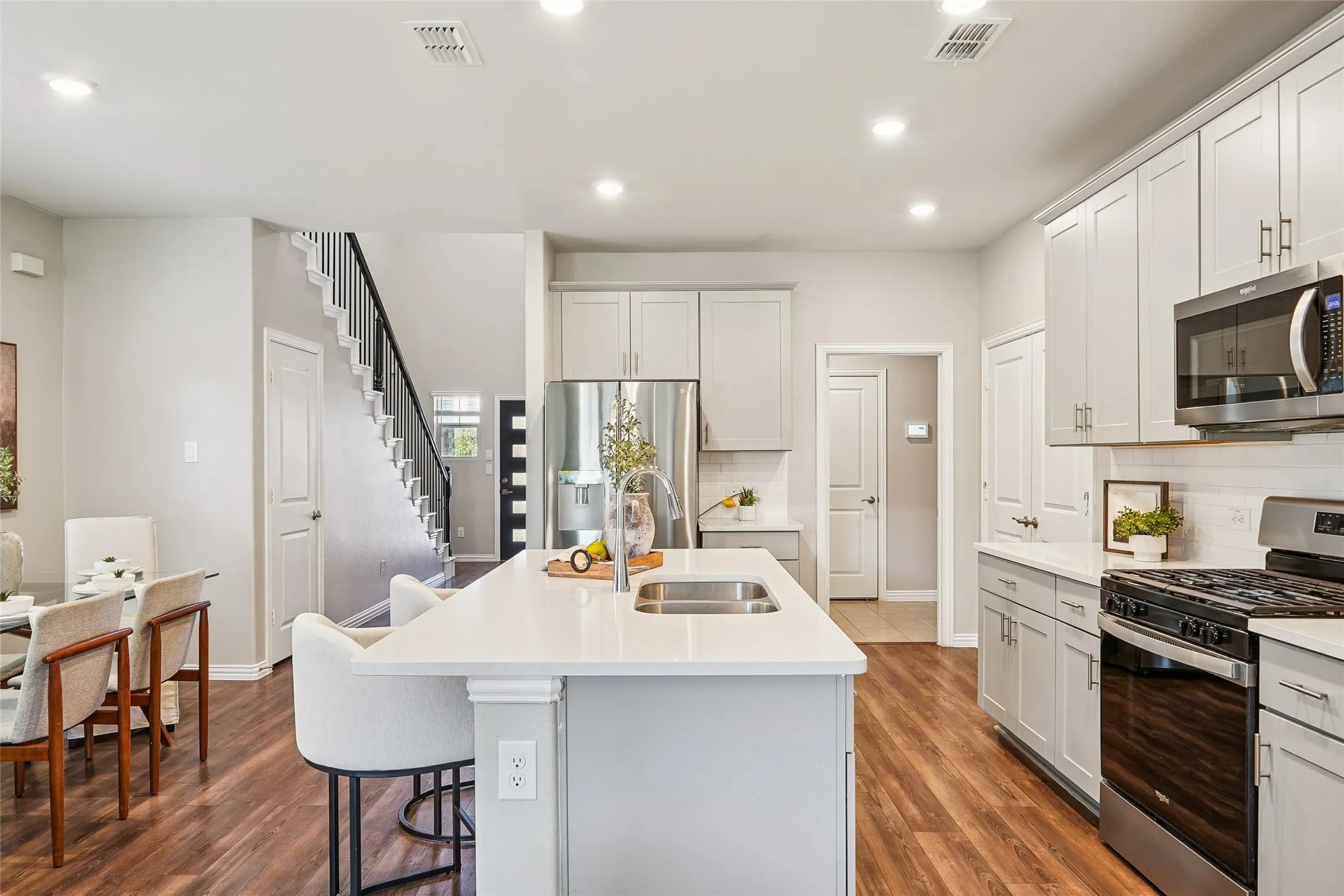 Single Family Residence For Sale in Collin County , 4925 Westhill Drive, Mc Kinney, Texas 75071, 4 Bedroom, 4 Bathroom, 2 Garage spaces, 2,097 Sqft, built in 2022, mls#21382129, Real Estate Agent in Mc Kinney, Homes For Sale in Collin county, Homes For Sale in Mc Kinney, Realtor in Mc Kinney Texas, Real Estate Brokerage Independent Realty Texas, Luminita Cordes Realtor
