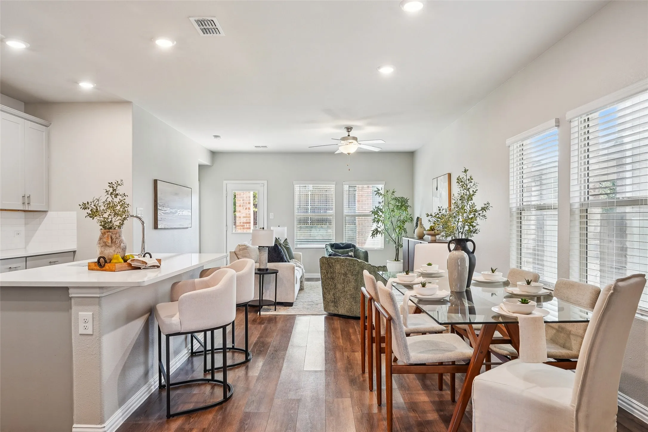 Single Family Residence For Sale in Collin County , 4925 Westhill Drive, Mc Kinney, Texas 75071, 4 Bedroom, 4 Bathroom, 2 Garage spaces, 2,097 Sqft, built in 2022, mls#21382129, Real Estate Agent in Mc Kinney, Homes For Sale in Collin county, Homes For Sale in Mc Kinney, Realtor in Mc Kinney Texas, Real Estate Brokerage Independent Realty Texas, Luminita Cordes Realtor