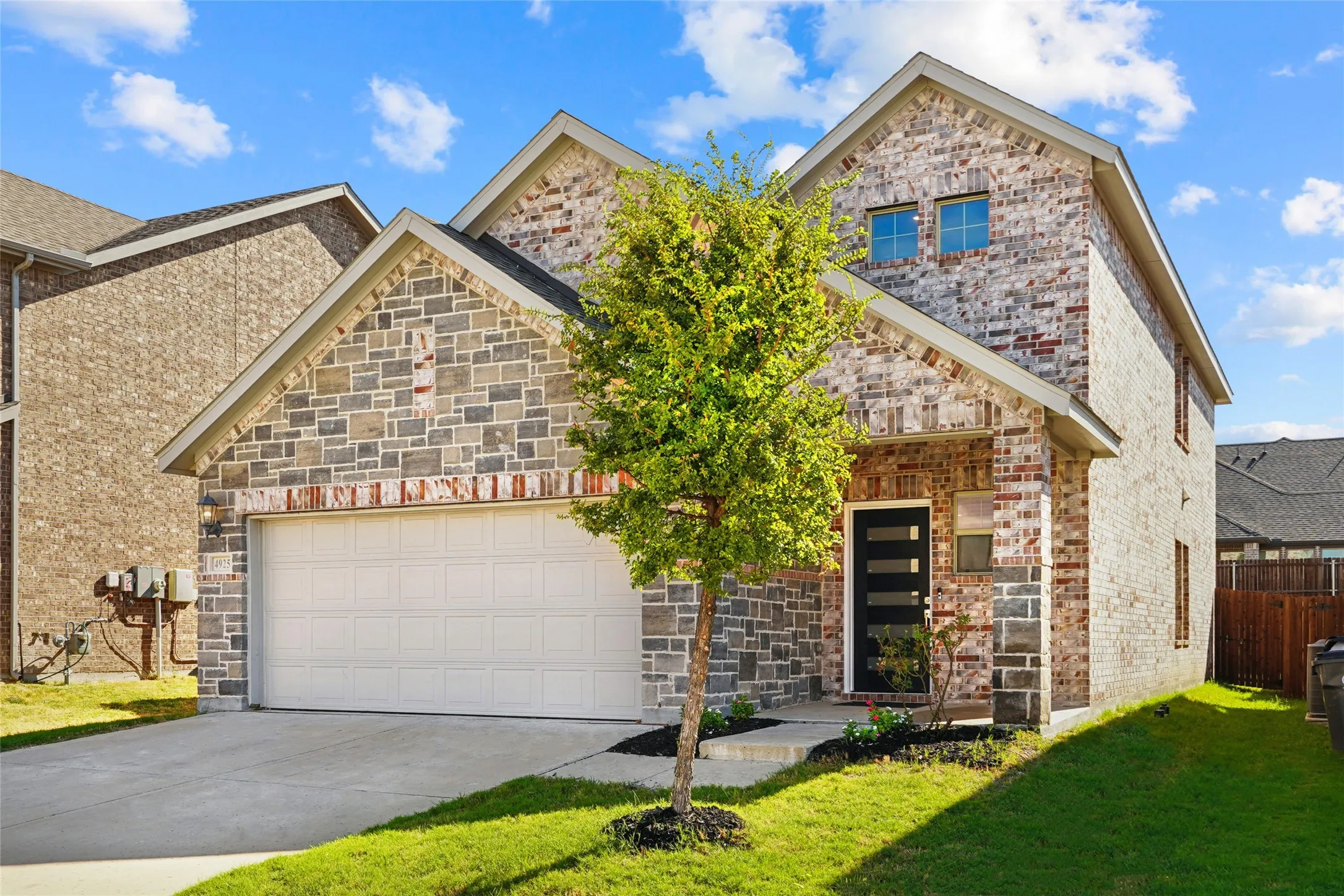 Single Family Residence For Sale in Collin County , 4925 Westhill Drive, Mc Kinney, Texas 75071, 4 Bedroom, 4 Bathroom, 2 Garage spaces, 2,097 Sqft, built in 2022, mls#21382129, Real Estate Agent in Mc Kinney, Homes For Sale in Collin county, Homes For Sale in Mc Kinney, Realtor in Mc Kinney Texas, Real Estate Brokerage Independent Realty Texas, Luminita Cordes Realtor