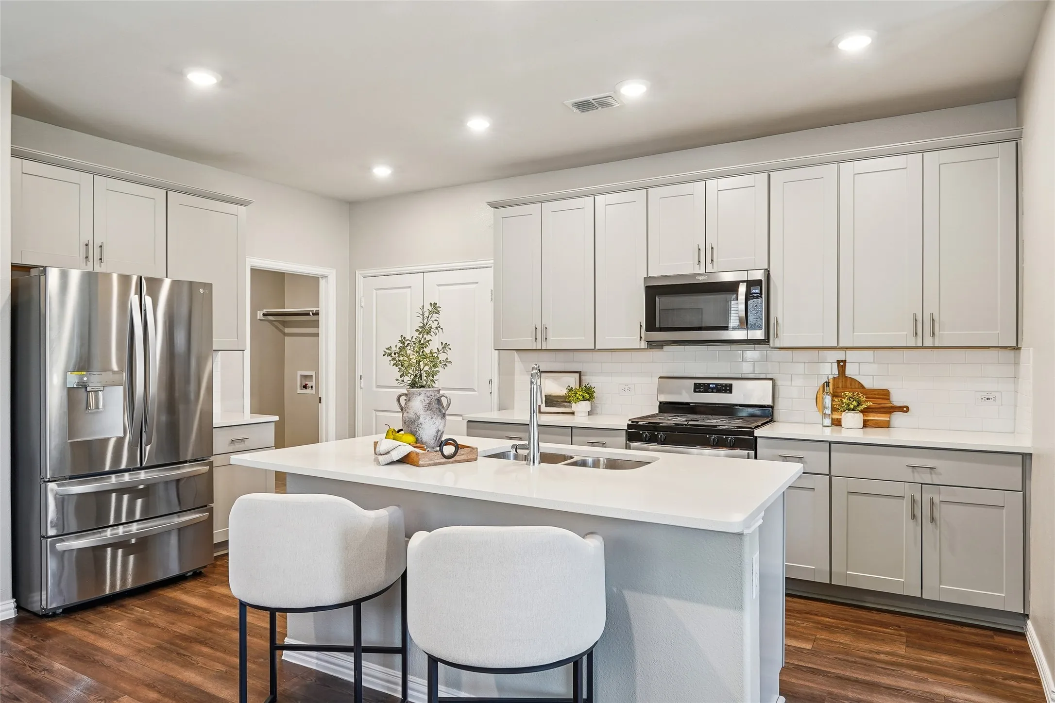 Single Family Residence For Sale in Collin County , 4925 Westhill Drive, Mc Kinney, Texas 75071, 4 Bedroom, 4 Bathroom, 2 Garage spaces, 2,097 Sqft, built in 2022, mls#21382129, Real Estate Agent in Mc Kinney, Homes For Sale in Collin county, Homes For Sale in Mc Kinney, Realtor in Mc Kinney Texas, Real Estate Brokerage Independent Realty Texas, Luminita Cordes Realtor