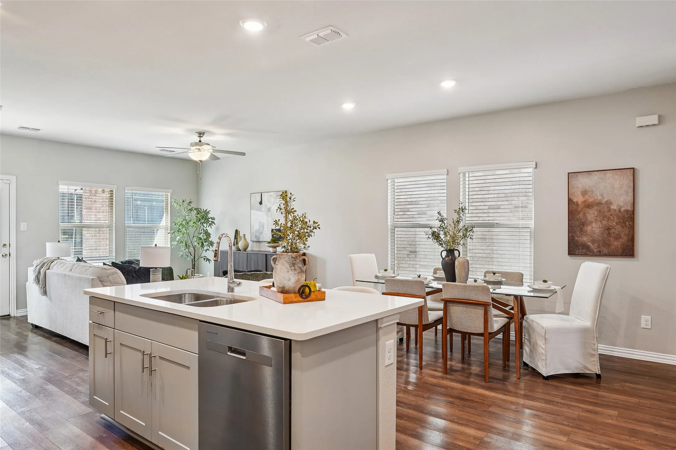 Single Family Residence For Sale in Collin County , 4925 Westhill Drive, Mc Kinney, Texas 75071, 4 Bedroom, 4 Bathroom, 2 Garage spaces, 2,097 Sqft, built in 2022, mls#21382129, Real Estate Agent in Mc Kinney, Homes For Sale in Collin county, Homes For Sale in Mc Kinney, Realtor in Mc Kinney Texas, Real Estate Brokerage Independent Realty Texas, Luminita Cordes Realtor