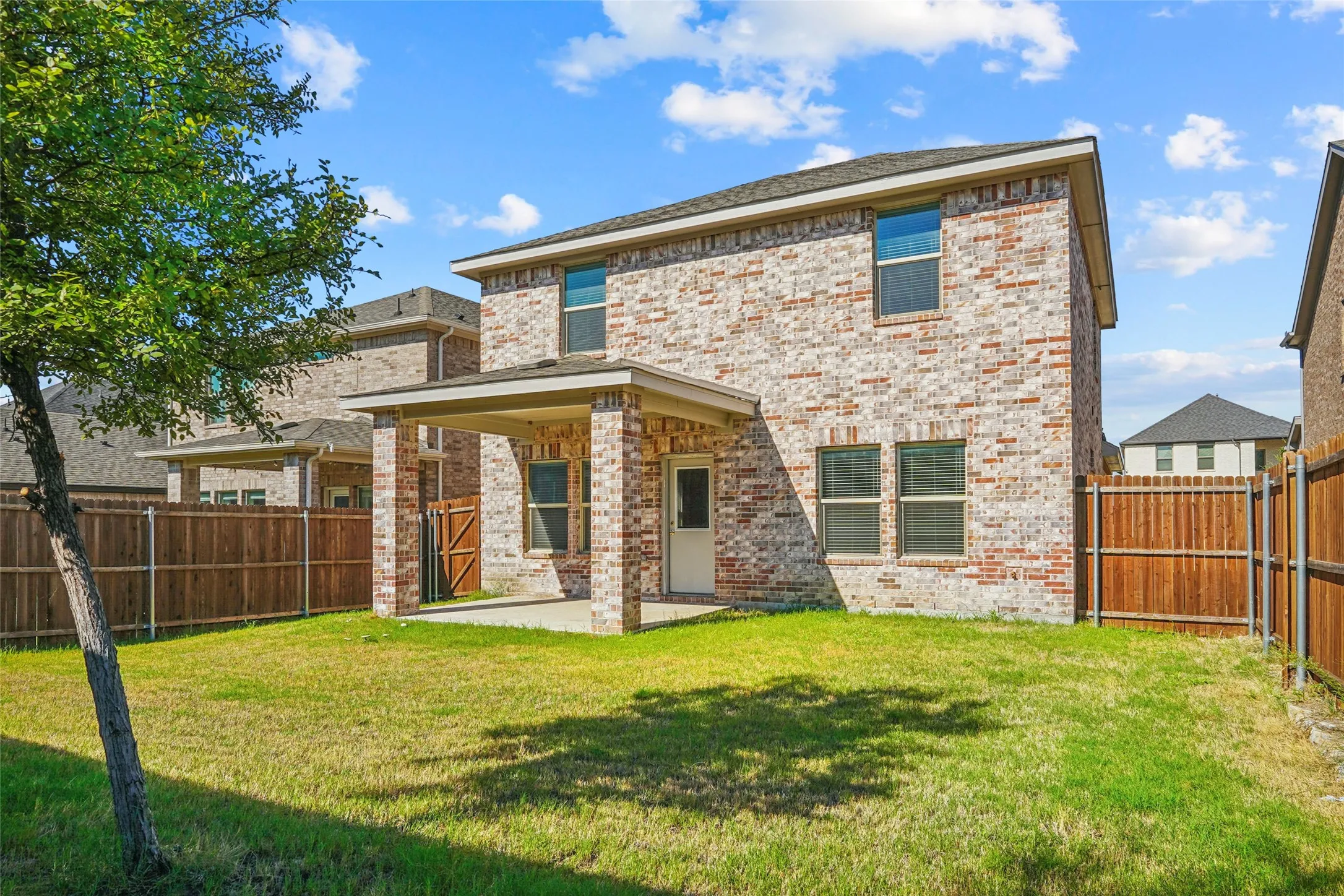 Single Family Residence For Sale in Collin County , 4925 Westhill Drive, Mc Kinney, Texas 75071, 4 Bedroom, 4 Bathroom, 2 Garage spaces, 2,097 Sqft, built in 2022, mls#21382129, Real Estate Agent in Mc Kinney, Homes For Sale in Collin county, Homes For Sale in Mc Kinney, Realtor in Mc Kinney Texas, Real Estate Brokerage Independent Realty Texas, Luminita Cordes Realtor