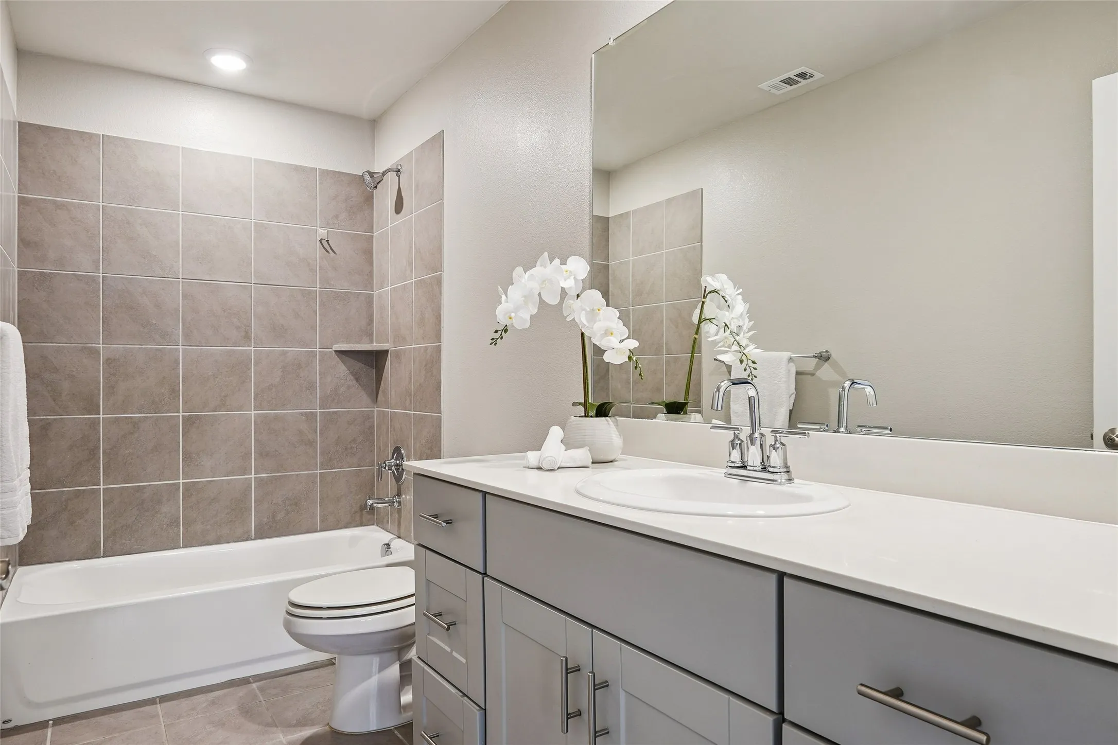 Single Family Residence For Sale in Collin County , 4925 Westhill Drive, Mc Kinney, Texas 75071, 4 Bedroom, 4 Bathroom, 2 Garage spaces, 2,097 Sqft, built in 2022, mls#21382129, Real Estate Agent in Mc Kinney, Homes For Sale in Collin county, Homes For Sale in Mc Kinney, Realtor in Mc Kinney Texas, Real Estate Brokerage Independent Realty Texas, Luminita Cordes Realtor