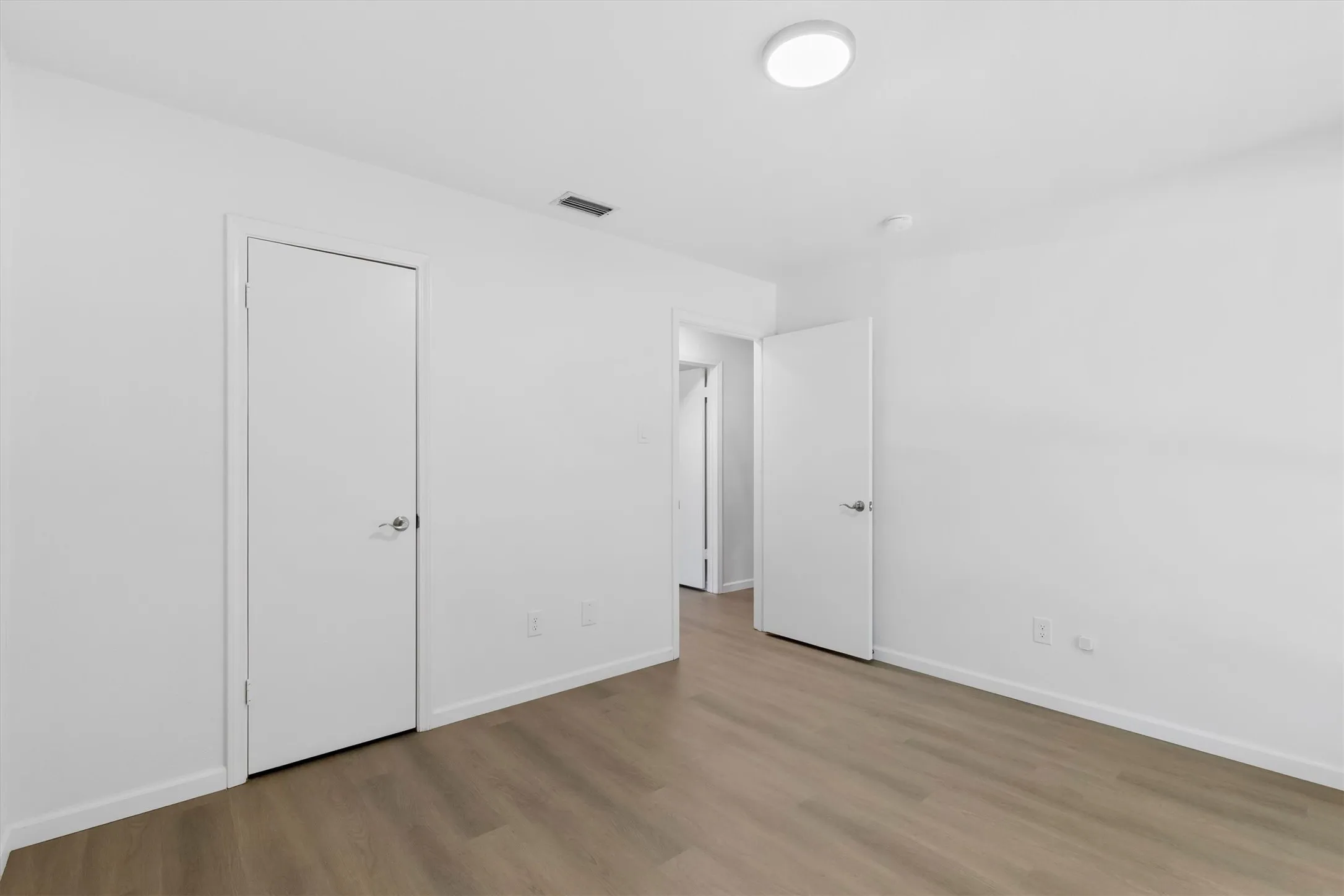 Bedroom 2 with Walkin Closet