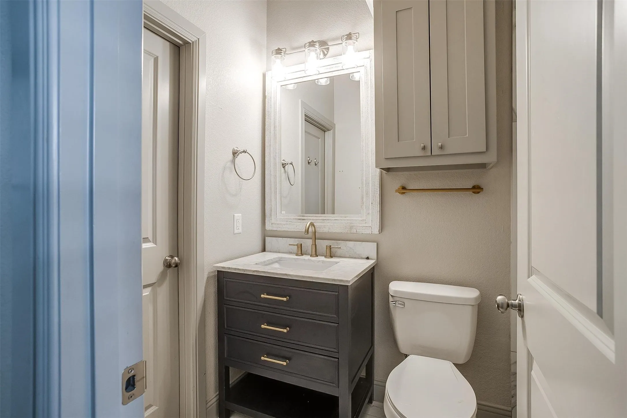 Duplex For Rent in Tarrant County , 2537 Mccart Avenue 2537, Fort Worth, Texas 76110, 5 Bedroom, 5 Bathroom, Garage spaces, 2,478 Sqft, built in 1946, mls#21384607, Real Estate Agent in Fort Worth, Homes For Rent in Tarrant county, Homes For Rent in Fort Worth, Realtor in Fort Worth Texas, Real Estate Brokerage Independent Realty Texas, Luminita Cordes Realtor