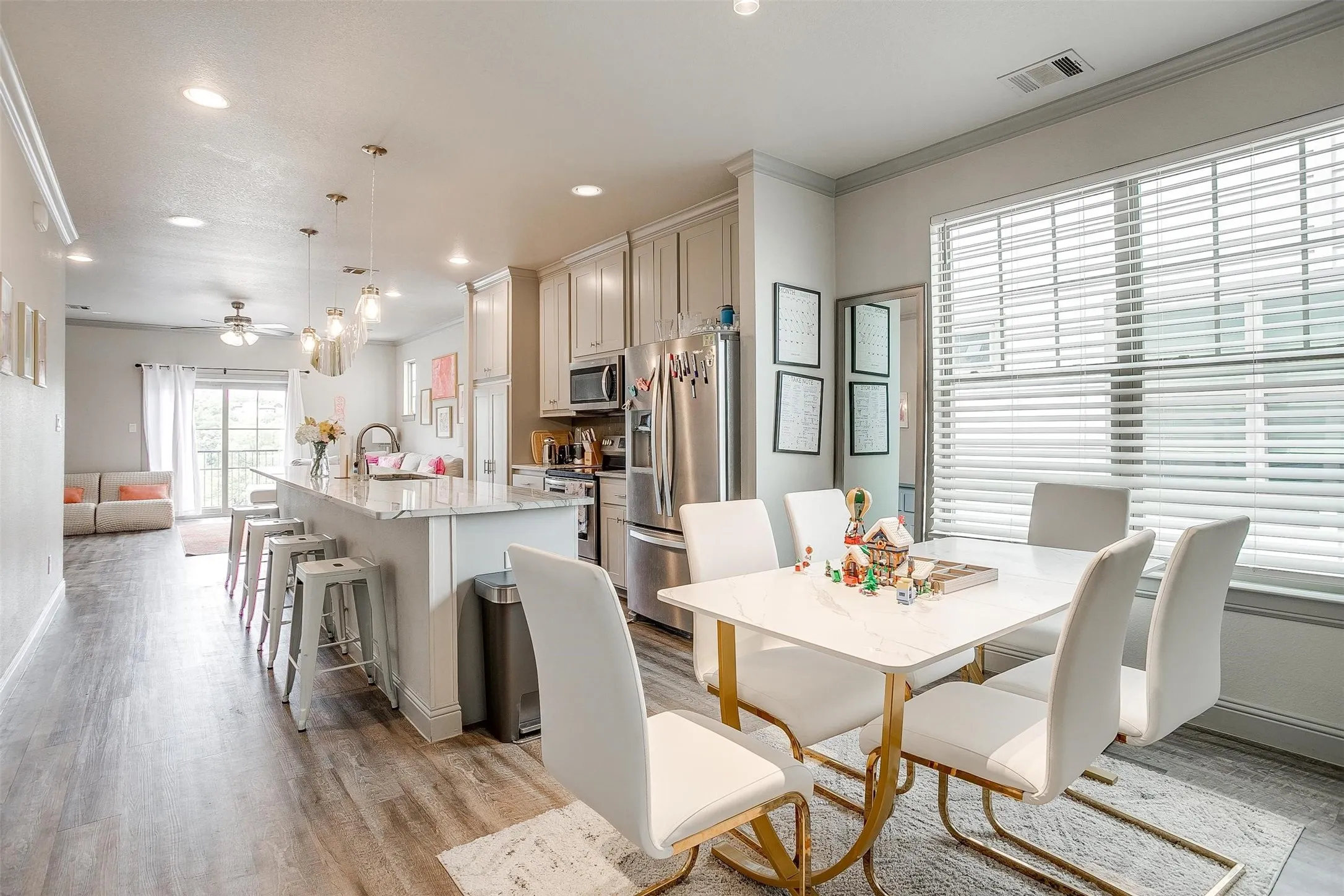 Duplex For Rent in Tarrant County , 2537 Mccart Avenue 2537, Fort Worth, Texas 76110, 5 Bedroom, 5 Bathroom, Garage spaces, 2,478 Sqft, built in 1946, mls#21384607, Real Estate Agent in Fort Worth, Homes For Rent in Tarrant county, Homes For Rent in Fort Worth, Realtor in Fort Worth Texas, Real Estate Brokerage Independent Realty Texas, Luminita Cordes Realtor