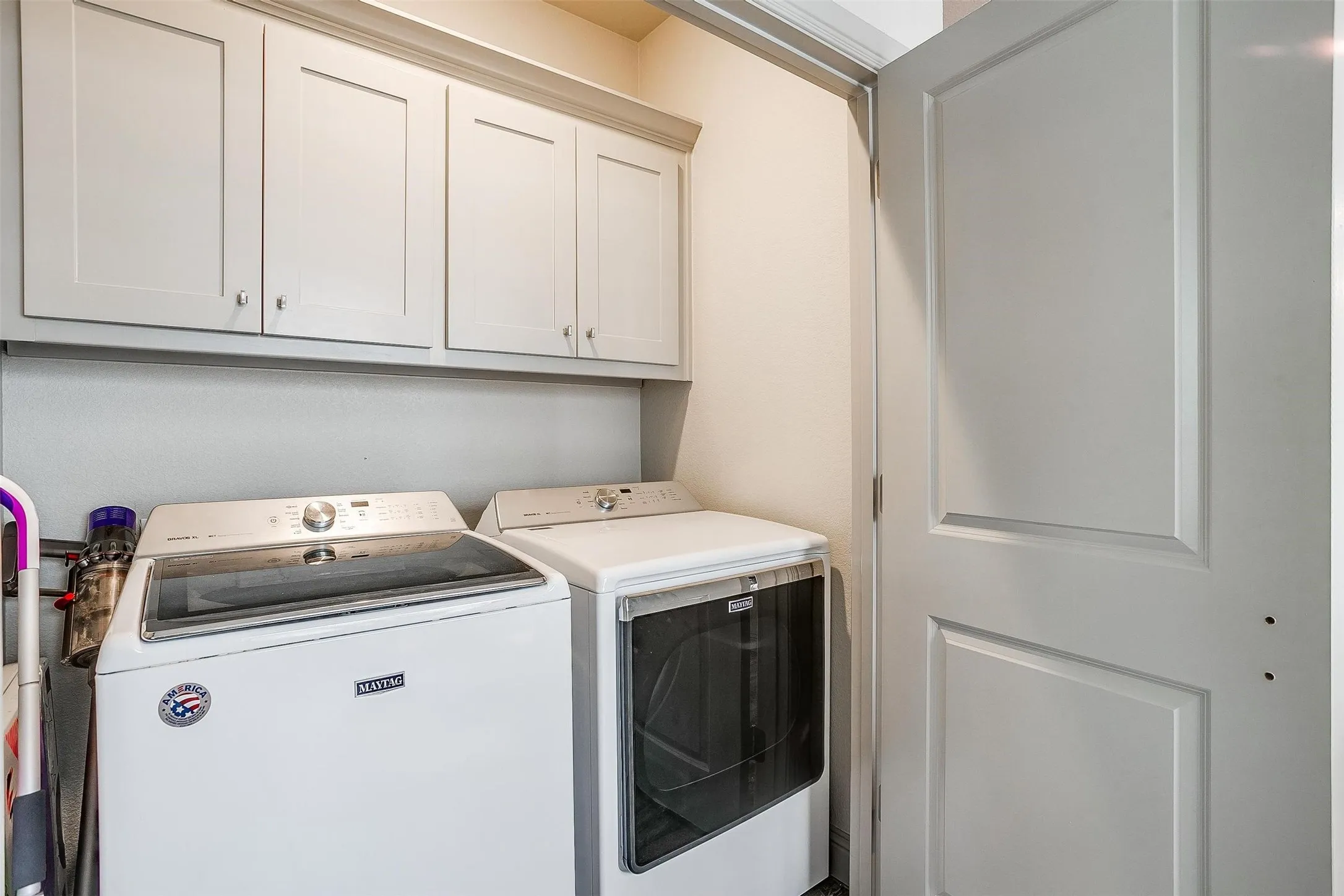 Duplex For Rent in Tarrant County , 2537 Mccart Avenue 2537, Fort Worth, Texas 76110, 5 Bedroom, 5 Bathroom, Garage spaces, 2,478 Sqft, built in 1946, mls#21384607, Real Estate Agent in Fort Worth, Homes For Rent in Tarrant county, Homes For Rent in Fort Worth, Realtor in Fort Worth Texas, Real Estate Brokerage Independent Realty Texas, Luminita Cordes Realtor