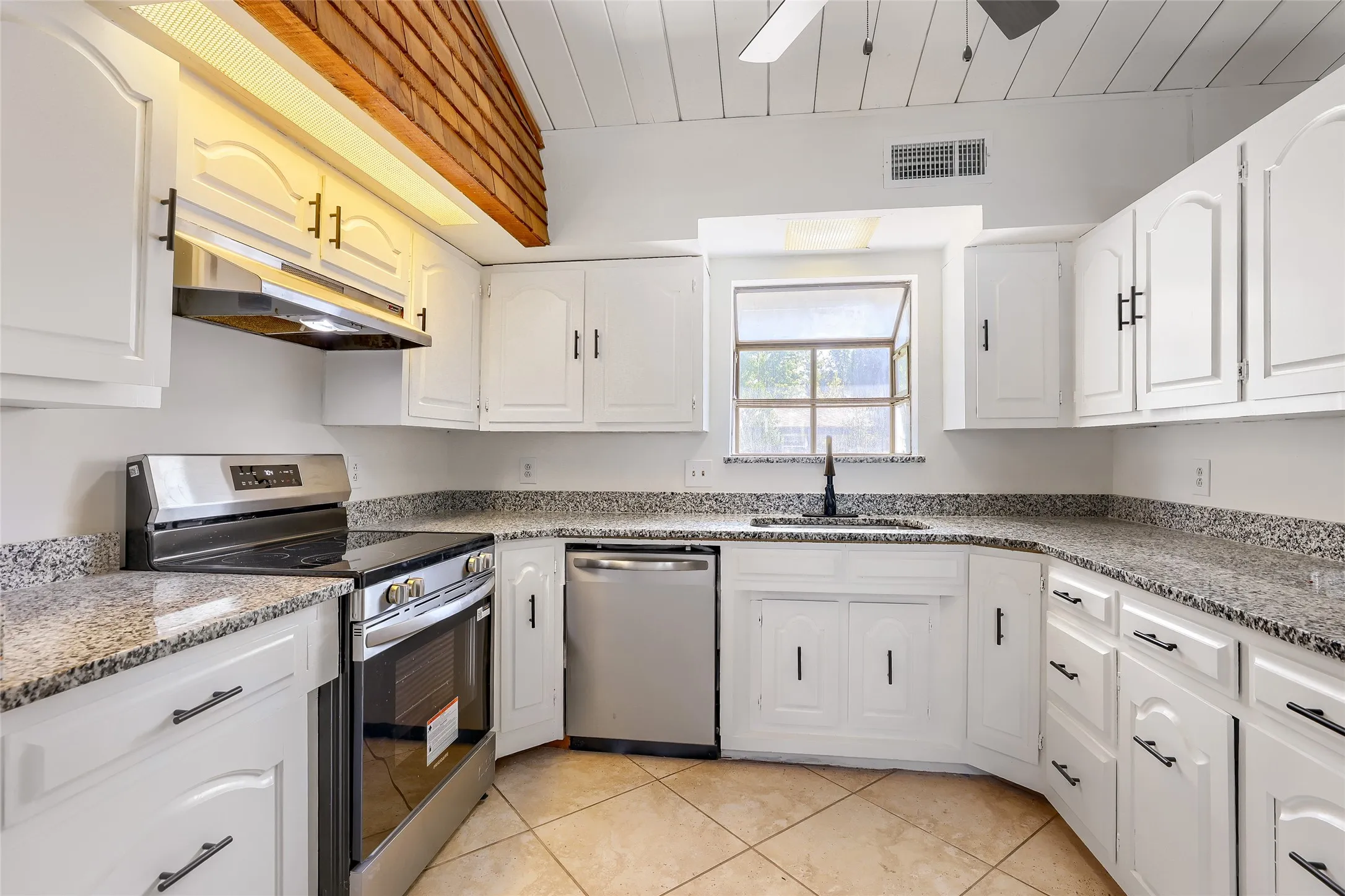 Single Family Residence For Sale in Dallas County , 741 Greenhaven Drive, Richardson, Texas 75080, 3 Bedroom, 2 Bathroom, 2 Garage spaces, 1,512 Sqft, built in 1963, mls#21376178, Real Estate Agent in Richardson, Homes For Sale in Dallas county, Homes For Sale in Richardson, Realtor in Richardson Texas, Real Estate Brokerage Independent Realty Texas, Luminita Cordes Realtor