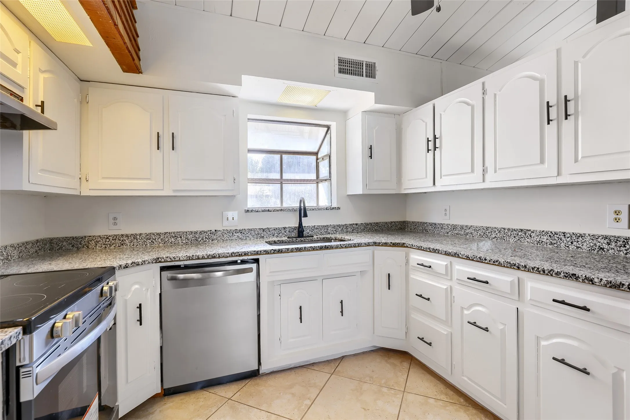 Single Family Residence For Sale in Dallas County , 741 Greenhaven Drive, Richardson, Texas 75080, 3 Bedroom, 2 Bathroom, 2 Garage spaces, 1,512 Sqft, built in 1963, mls#21376178, Real Estate Agent in Richardson, Homes For Sale in Dallas county, Homes For Sale in Richardson, Realtor in Richardson Texas, Real Estate Brokerage Independent Realty Texas, Luminita Cordes Realtor