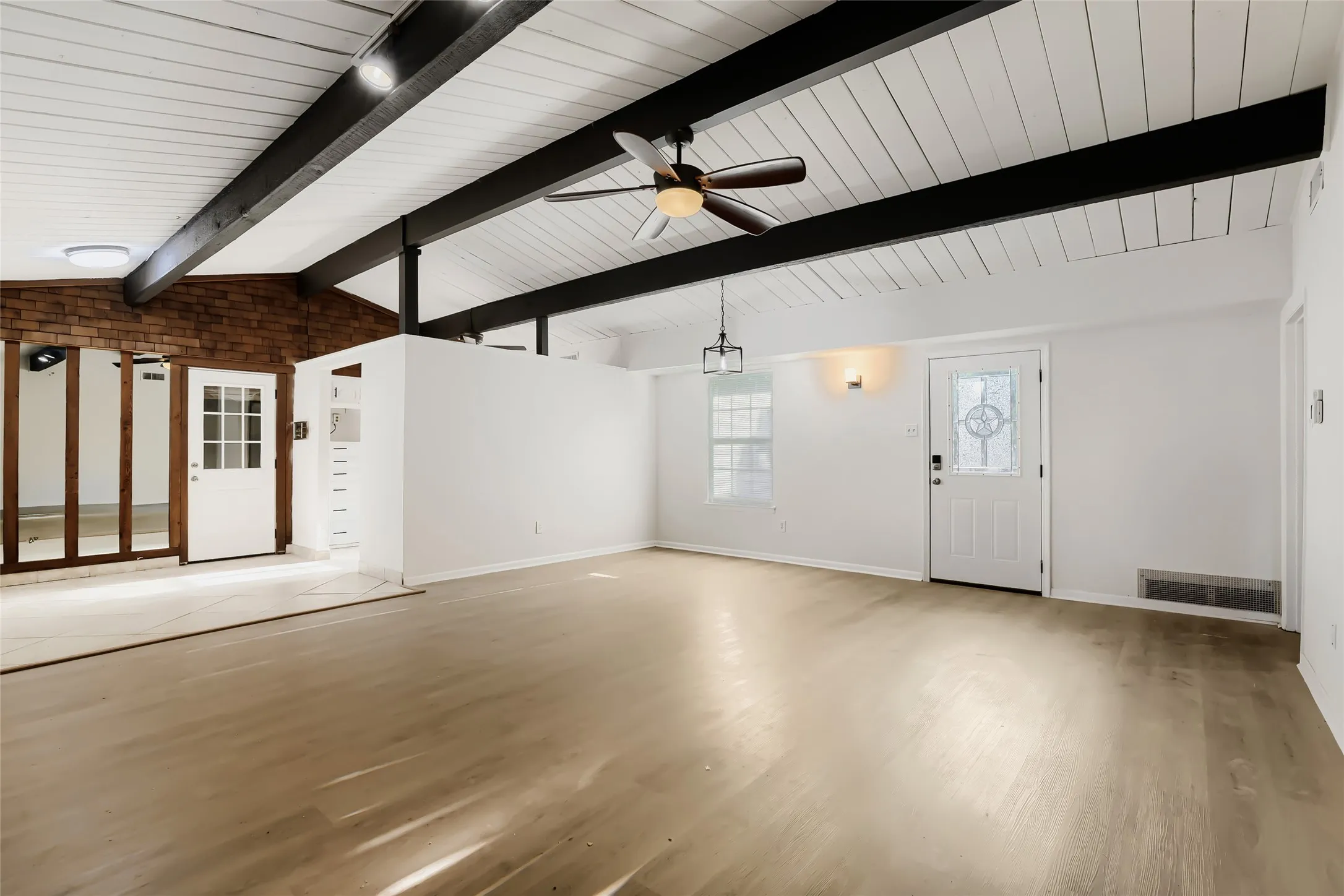 Single Family Residence For Sale in Dallas County , 741 Greenhaven Drive, Richardson, Texas 75080, 3 Bedroom, 2 Bathroom, 2 Garage spaces, 1,512 Sqft, built in 1963, mls#21376178, Real Estate Agent in Richardson, Homes For Sale in Dallas county, Homes For Sale in Richardson, Realtor in Richardson Texas, Real Estate Brokerage Independent Realty Texas, Luminita Cordes Realtor
