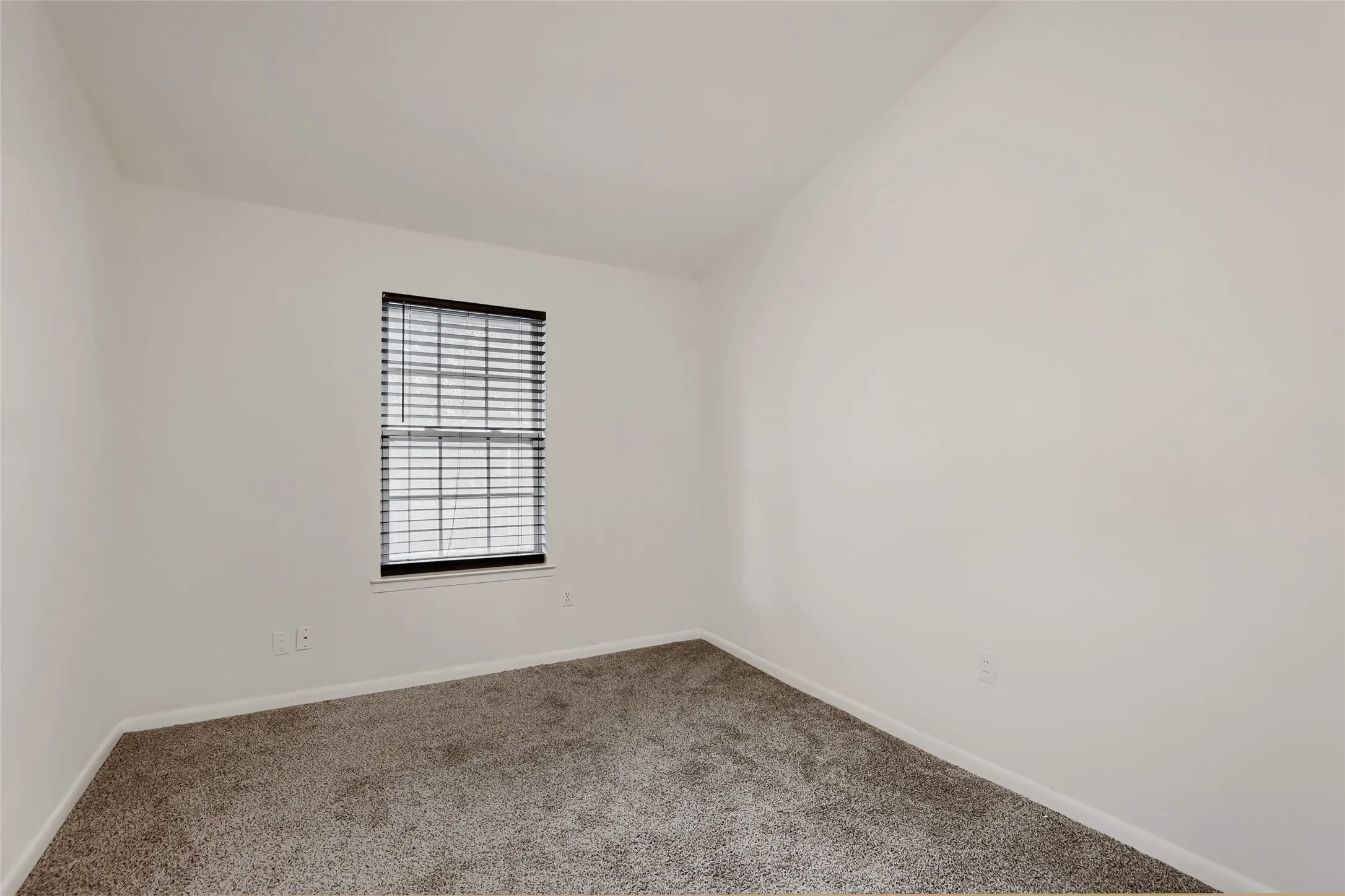 Single Family Residence For Sale in Dallas County , 741 Greenhaven Drive, Richardson, Texas 75080, 3 Bedroom, 2 Bathroom, 2 Garage spaces, 1,512 Sqft, built in 1963, mls#21376178, Real Estate Agent in Richardson, Homes For Sale in Dallas county, Homes For Sale in Richardson, Realtor in Richardson Texas, Real Estate Brokerage Independent Realty Texas, Luminita Cordes Realtor