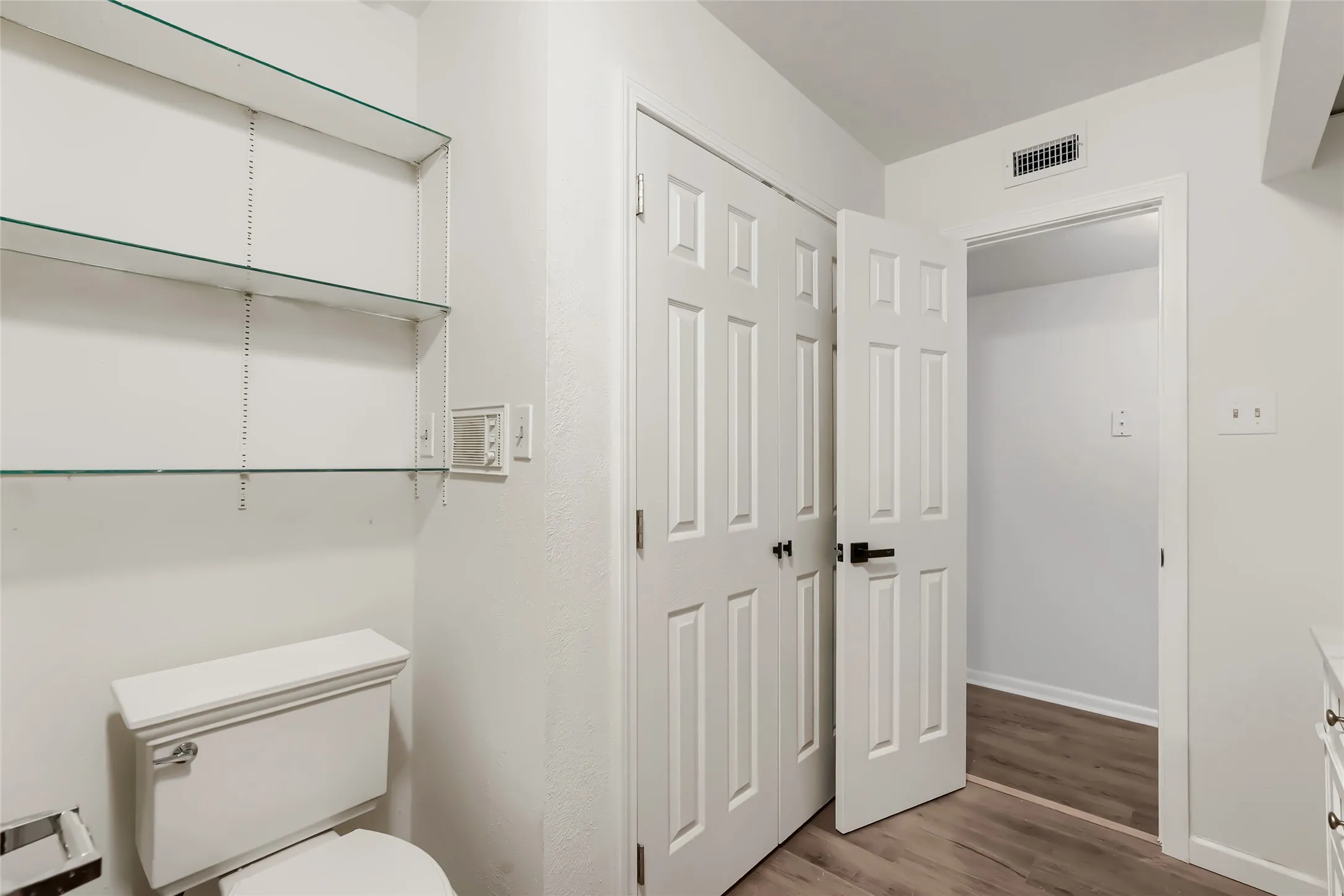 Single Family Residence For Sale in Dallas County , 741 Greenhaven Drive, Richardson, Texas 75080, 3 Bedroom, 2 Bathroom, 2 Garage spaces, 1,512 Sqft, built in 1963, mls#21376178, Real Estate Agent in Richardson, Homes For Sale in Dallas county, Homes For Sale in Richardson, Realtor in Richardson Texas, Real Estate Brokerage Independent Realty Texas, Luminita Cordes Realtor