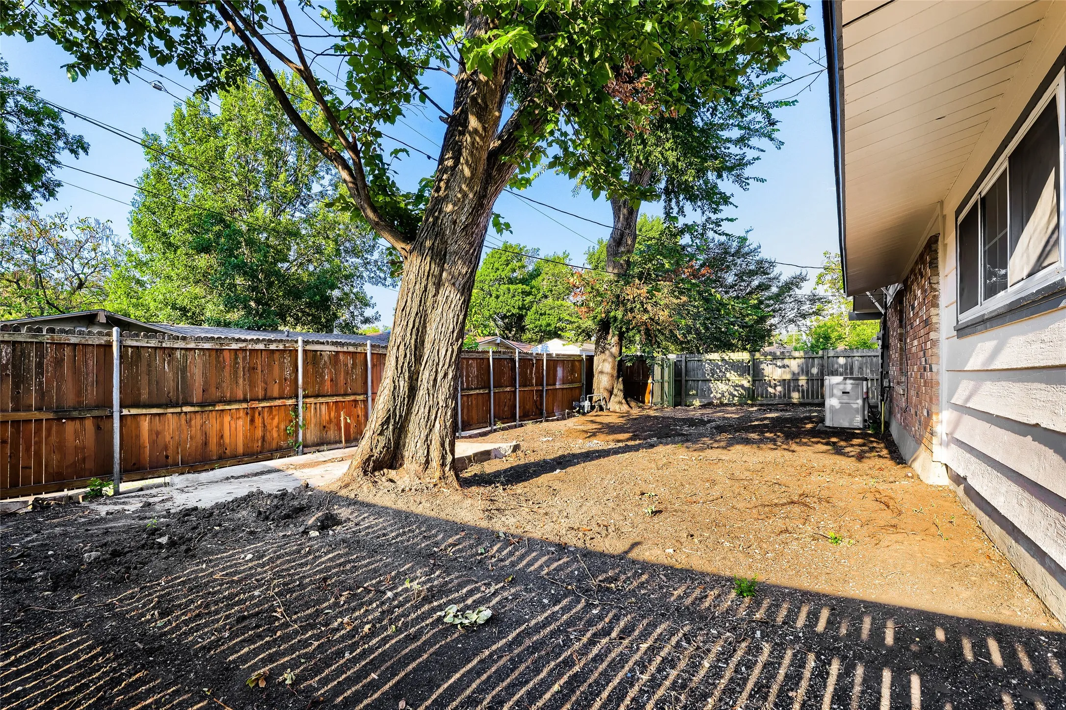 Single Family Residence For Sale in Dallas County , 741 Greenhaven Drive, Richardson, Texas 75080, 3 Bedroom, 2 Bathroom, 2 Garage spaces, 1,512 Sqft, built in 1963, mls#21376178, Real Estate Agent in Richardson, Homes For Sale in Dallas county, Homes For Sale in Richardson, Realtor in Richardson Texas, Real Estate Brokerage Independent Realty Texas, Luminita Cordes Realtor