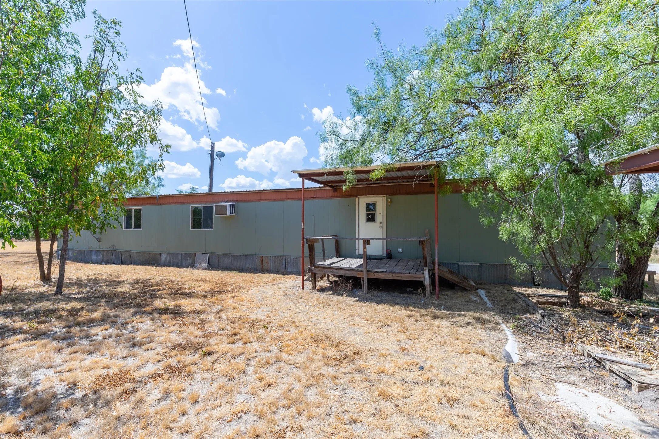 Mobile Home For Sale in Callahan County , 1186 Private Road 2431, Clyde, Texas 79510, 3 Bedroom, 2 Bathroom, Garage spaces, 1,988 Sqft, built in 1984, mls#21384106, Real Estate Agent in Clyde, Homes For Sale in Callahan county, Homes For Sale in Clyde, Realtor in Clyde Texas, Real Estate Brokerage Independent Realty Texas, Luminita Cordes Realtor