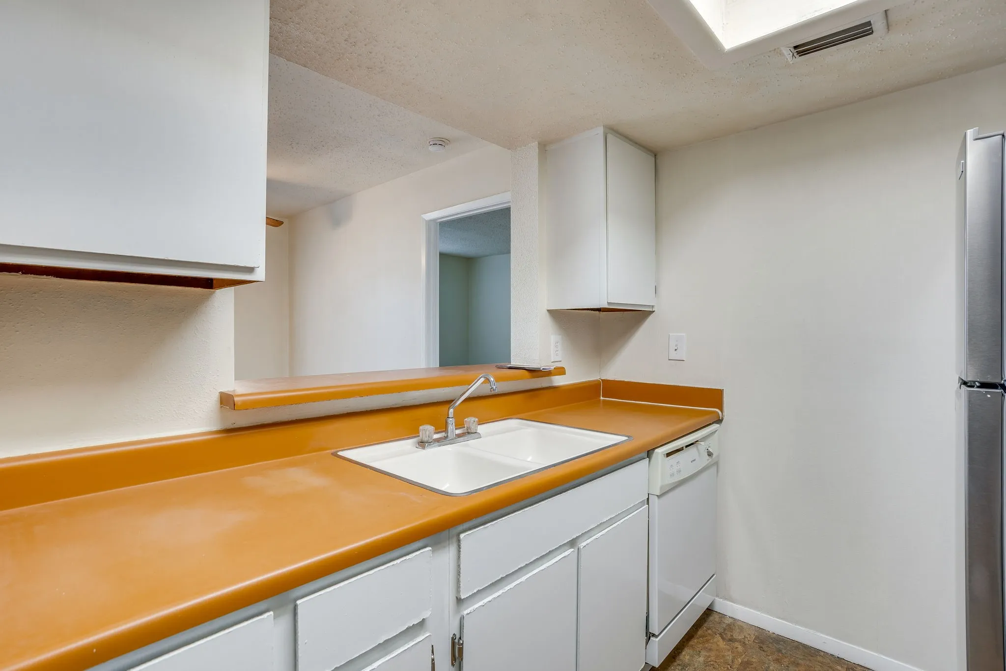 For Sale in Dallas County , 7431 Holly Hill 101, Dallas, Texas 75231, 0, 0, Garage spaces, 0 Sqft, built in 1979, mls#21376620, Real Estate Agent in Dallas, Homes For Sale in Dallas county, Homes For Sale in Dallas, Realtor in Dallas Texas, Real Estate Brokerage Independent Realty Texas, Luminita Cordes Realtor