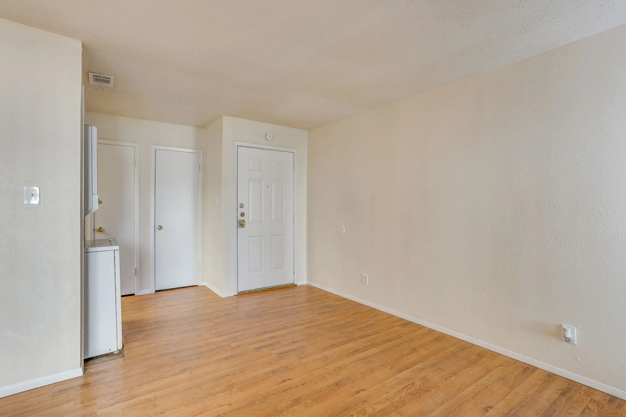 For Sale in Dallas County , 7431 Holly Hill 101, Dallas, Texas 75231, 0, 0, Garage spaces, 0 Sqft, built in 1979, mls#21376620, Real Estate Agent in Dallas, Homes For Sale in Dallas county, Homes For Sale in Dallas, Realtor in Dallas Texas, Real Estate Brokerage Independent Realty Texas, Luminita Cordes Realtor