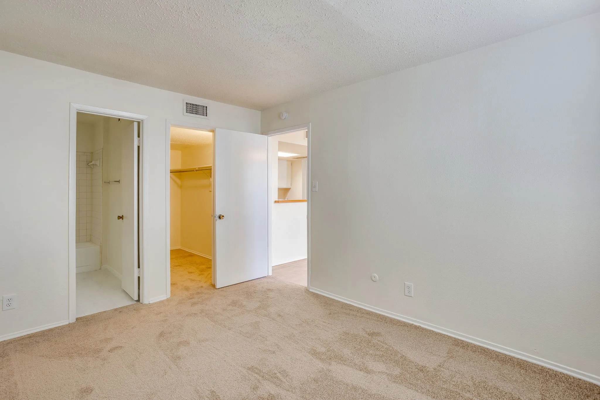 For Sale in Dallas County , 7431 Holly Hill 101, Dallas, Texas 75231, 0, 0, Garage spaces, 0 Sqft, built in 1979, mls#21376620, Real Estate Agent in Dallas, Homes For Sale in Dallas county, Homes For Sale in Dallas, Realtor in Dallas Texas, Real Estate Brokerage Independent Realty Texas, Luminita Cordes Realtor
