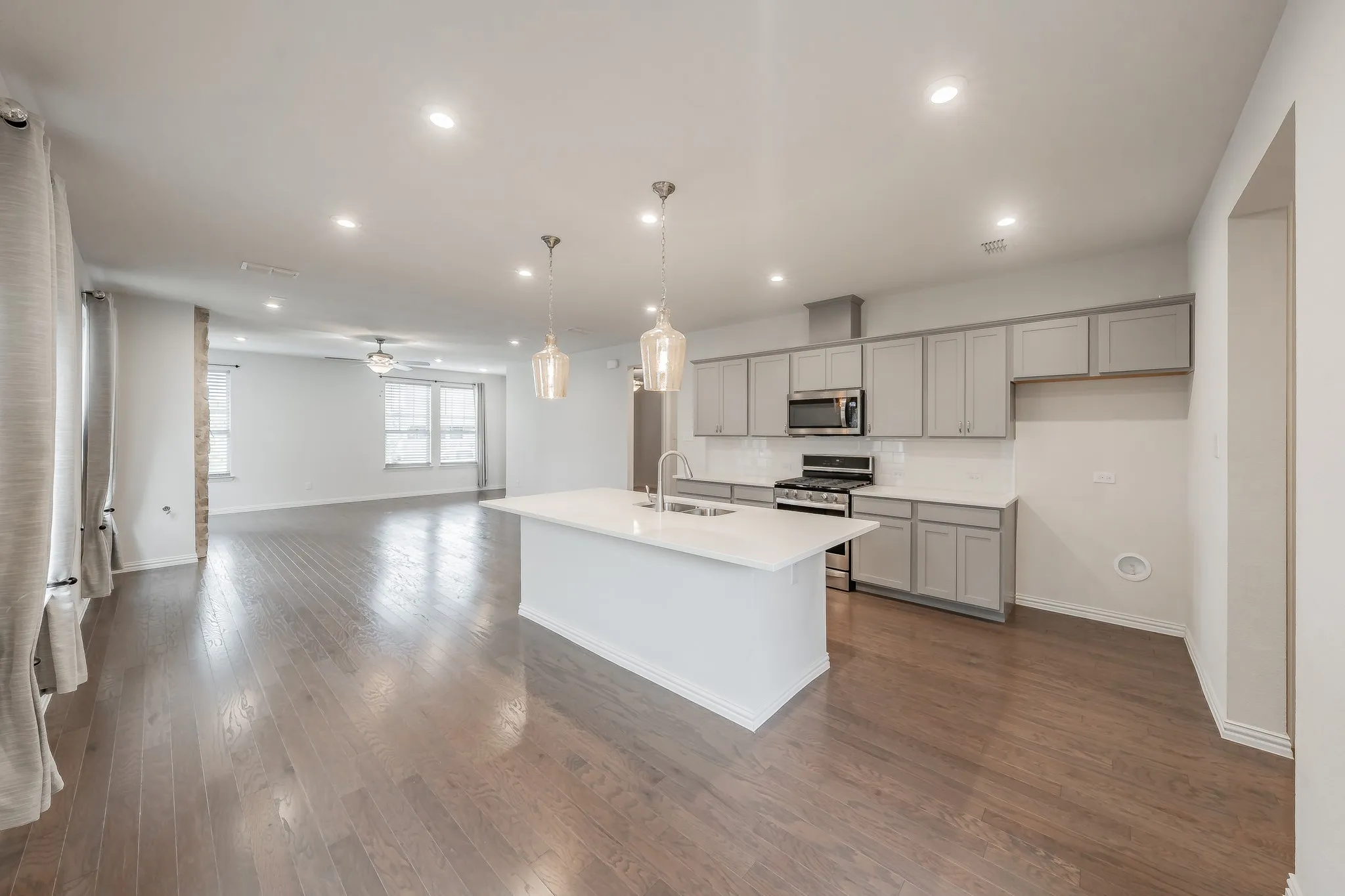 Single Family Residence For Rent in Denton County , 900 Pearl Place, Northlake, Texas 76247, 3 Bedroom, 2 Bathroom, 2 Garage spaces, 1,794 Sqft, built in 2020, mls#21384638, Real Estate Agent in Northlake, Homes For Rent in Denton county, Homes For Rent in Northlake, Realtor in Northlake Texas, Real Estate Brokerage Independent Realty Texas, Luminita Cordes Realtor