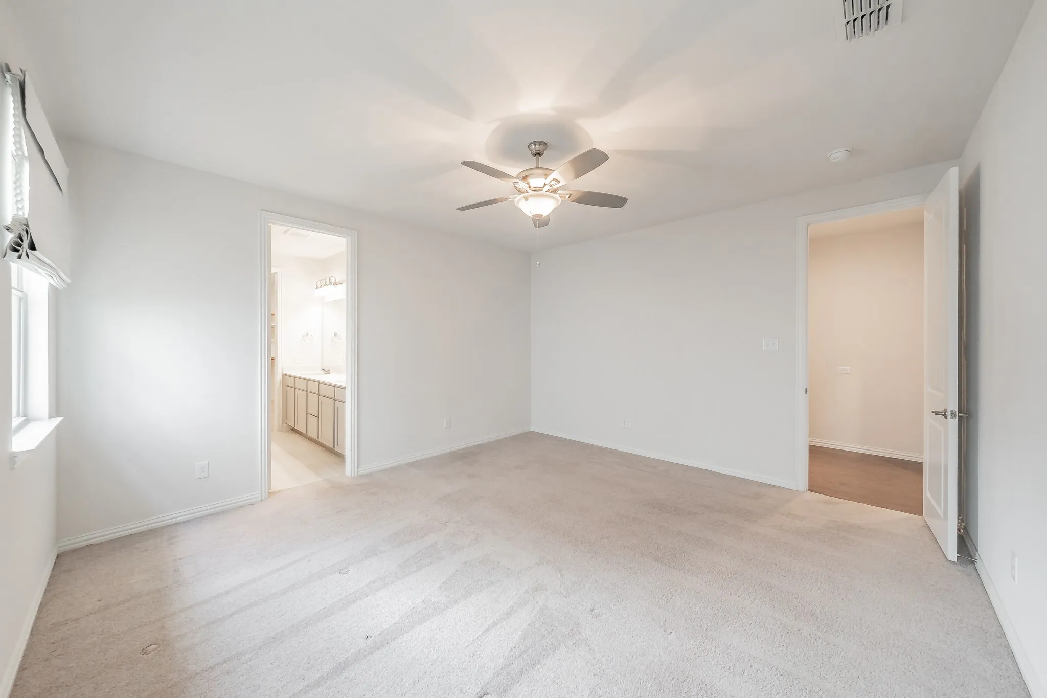 Single Family Residence For Rent in Denton County , 900 Pearl Place, Northlake, Texas 76247, 3 Bedroom, 2 Bathroom, 2 Garage spaces, 1,794 Sqft, built in 2020, mls#21384638, Real Estate Agent in Northlake, Homes For Rent in Denton county, Homes For Rent in Northlake, Realtor in Northlake Texas, Real Estate Brokerage Independent Realty Texas, Luminita Cordes Realtor