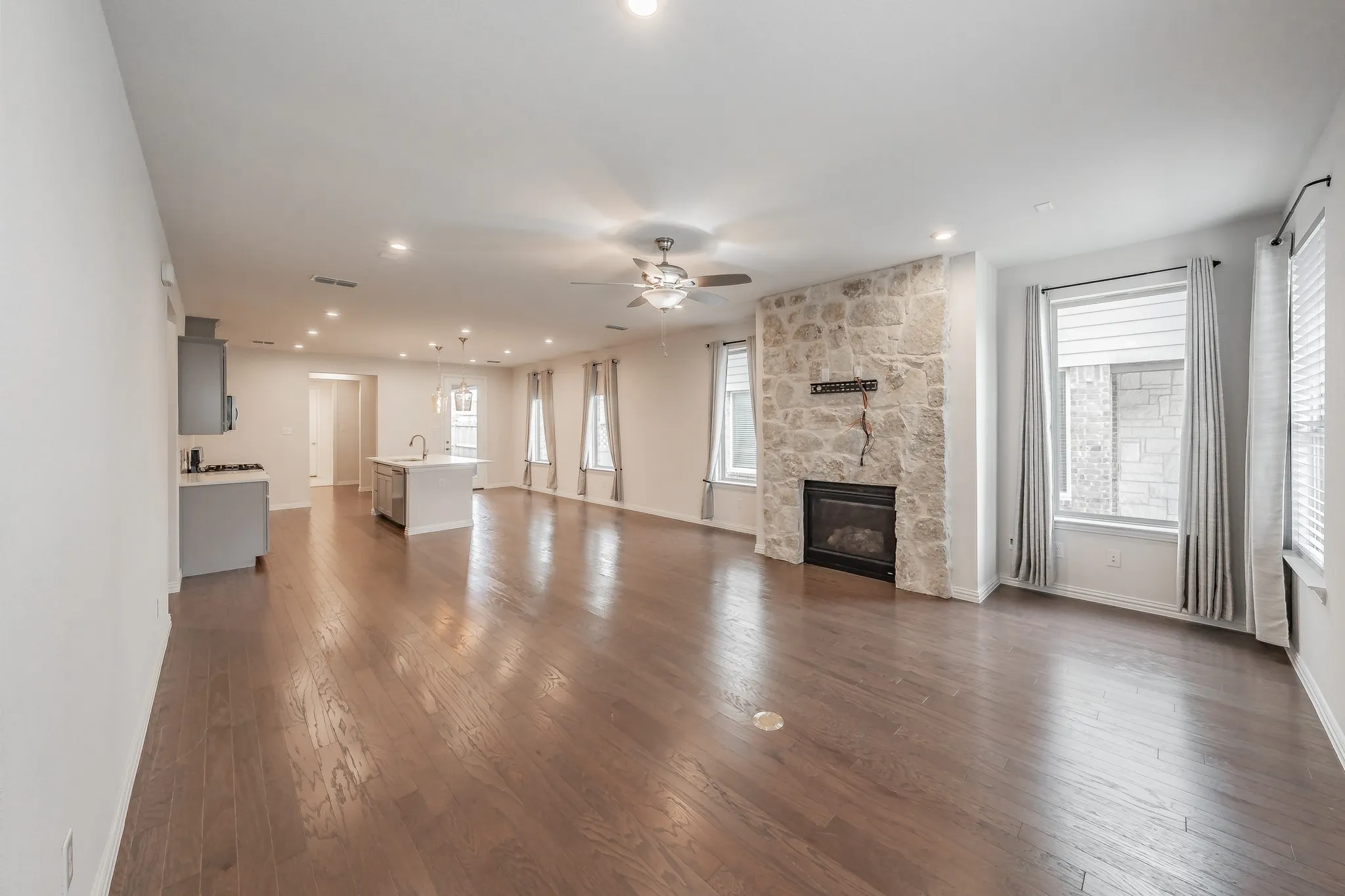 Single Family Residence For Rent in Denton County , 900 Pearl Place, Northlake, Texas 76247, 3 Bedroom, 2 Bathroom, 2 Garage spaces, 1,794 Sqft, built in 2020, mls#21384638, Real Estate Agent in Northlake, Homes For Rent in Denton county, Homes For Rent in Northlake, Realtor in Northlake Texas, Real Estate Brokerage Independent Realty Texas, Luminita Cordes Realtor