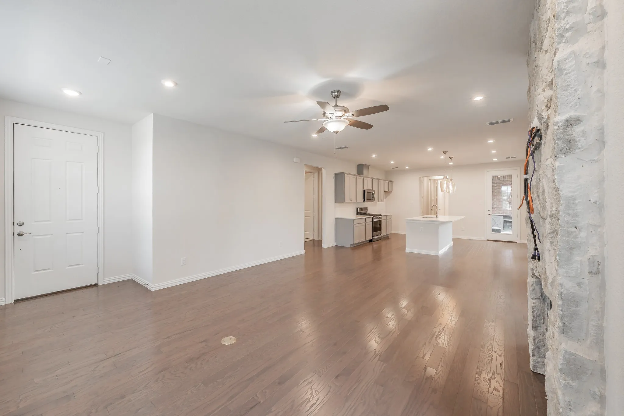 Single Family Residence For Rent in Denton County , 900 Pearl Place, Northlake, Texas 76247, 3 Bedroom, 2 Bathroom, 2 Garage spaces, 1,794 Sqft, built in 2020, mls#21384638, Real Estate Agent in Northlake, Homes For Rent in Denton county, Homes For Rent in Northlake, Realtor in Northlake Texas, Real Estate Brokerage Independent Realty Texas, Luminita Cordes Realtor