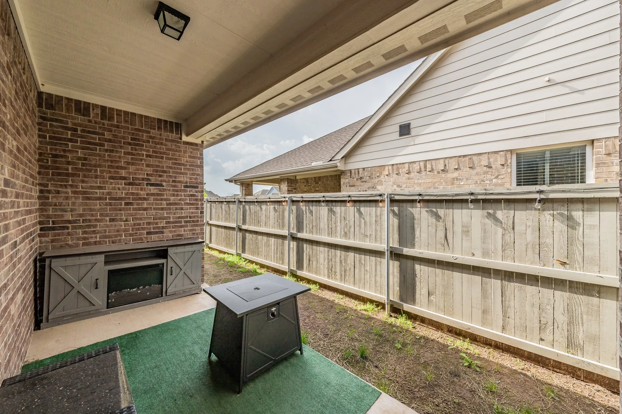 Single Family Residence For Rent in Denton County , 900 Pearl Place, Northlake, Texas 76247, 3 Bedroom, 2 Bathroom, 2 Garage spaces, 1,794 Sqft, built in 2020, mls#21384638, Real Estate Agent in Northlake, Homes For Rent in Denton county, Homes For Rent in Northlake, Realtor in Northlake Texas, Real Estate Brokerage Independent Realty Texas, Luminita Cordes Realtor