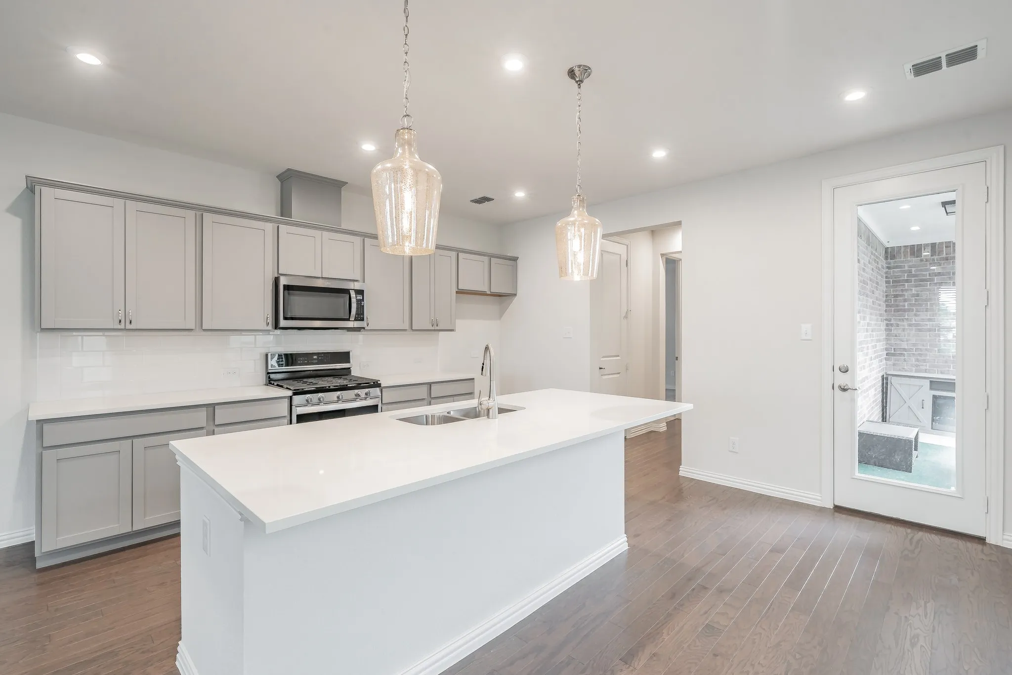 Single Family Residence For Rent in Denton County , 900 Pearl Place, Northlake, Texas 76247, 3 Bedroom, 2 Bathroom, 2 Garage spaces, 1,794 Sqft, built in 2020, mls#21384638, Real Estate Agent in Northlake, Homes For Rent in Denton county, Homes For Rent in Northlake, Realtor in Northlake Texas, Real Estate Brokerage Independent Realty Texas, Luminita Cordes Realtor