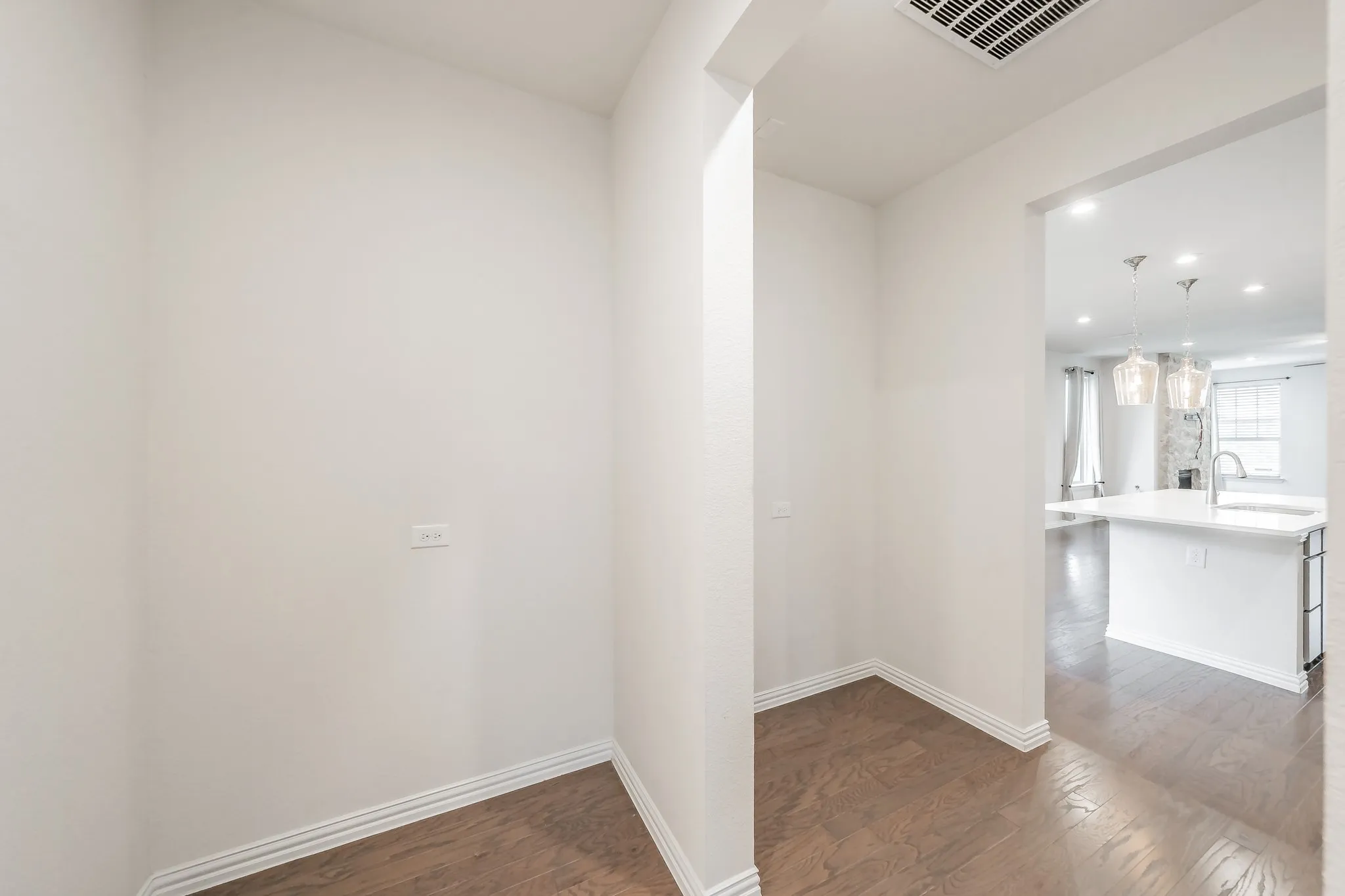 Single Family Residence For Rent in Denton County , 900 Pearl Place, Northlake, Texas 76247, 3 Bedroom, 2 Bathroom, 2 Garage spaces, 1,794 Sqft, built in 2020, mls#21384638, Real Estate Agent in Northlake, Homes For Rent in Denton county, Homes For Rent in Northlake, Realtor in Northlake Texas, Real Estate Brokerage Independent Realty Texas, Luminita Cordes Realtor