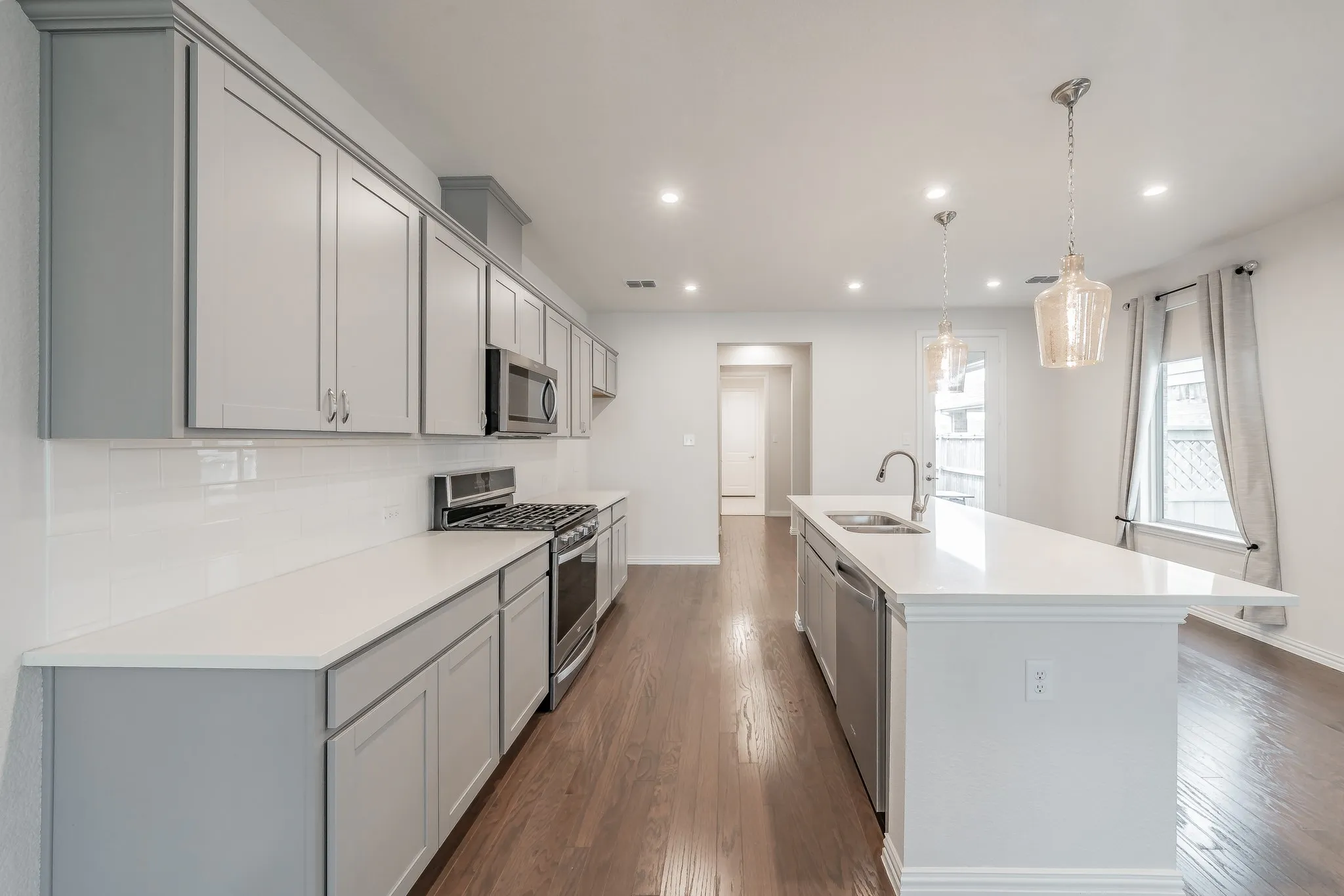 Single Family Residence For Rent in Denton County , 900 Pearl Place, Northlake, Texas 76247, 3 Bedroom, 2 Bathroom, 2 Garage spaces, 1,794 Sqft, built in 2020, mls#21384638, Real Estate Agent in Northlake, Homes For Rent in Denton county, Homes For Rent in Northlake, Realtor in Northlake Texas, Real Estate Brokerage Independent Realty Texas, Luminita Cordes Realtor