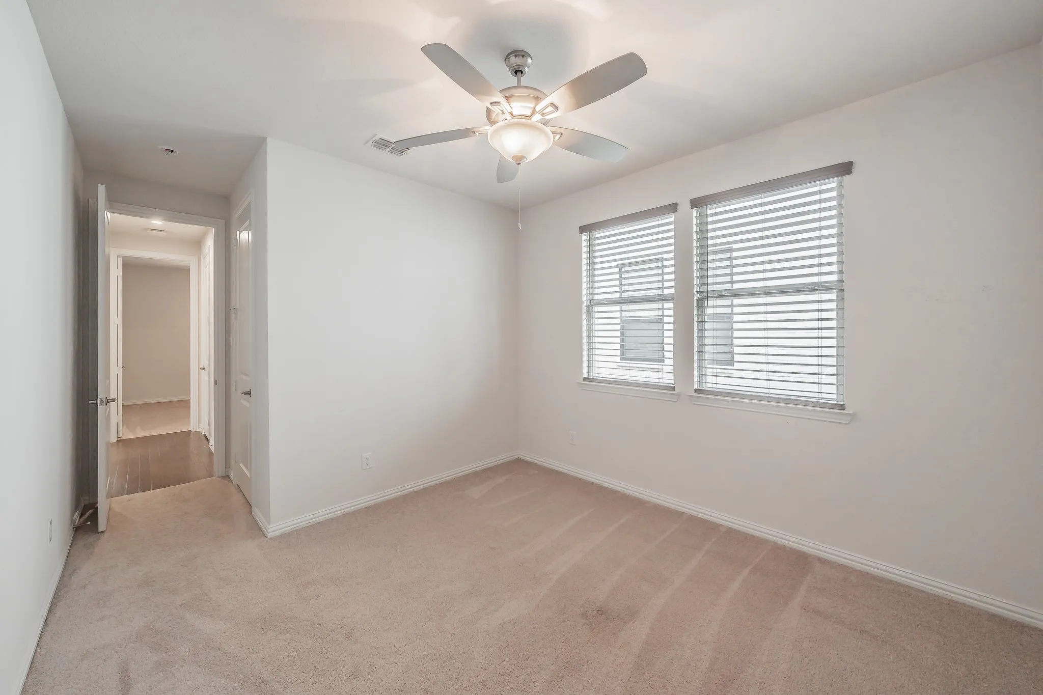 Single Family Residence For Rent in Denton County , 900 Pearl Place, Northlake, Texas 76247, 3 Bedroom, 2 Bathroom, 2 Garage spaces, 1,794 Sqft, built in 2020, mls#21384638, Real Estate Agent in Northlake, Homes For Rent in Denton county, Homes For Rent in Northlake, Realtor in Northlake Texas, Real Estate Brokerage Independent Realty Texas, Luminita Cordes Realtor