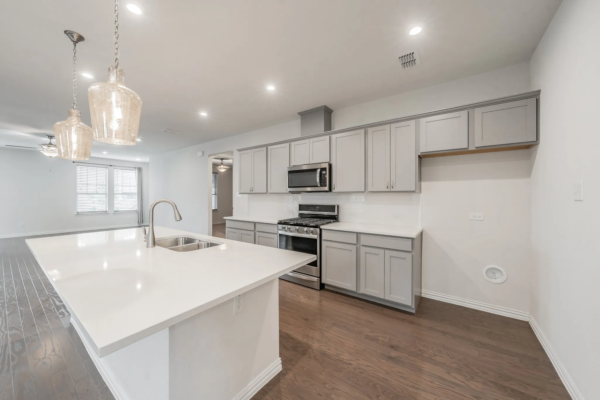 Single Family Residence For Rent in Denton County , 900 Pearl Place, Northlake, Texas 76247, 3 Bedroom, 2 Bathroom, 2 Garage spaces, 1,794 Sqft, built in 2020, mls#21384638, Real Estate Agent in Northlake, Homes For Rent in Denton county, Homes For Rent in Northlake, Realtor in Northlake Texas, Real Estate Brokerage Independent Realty Texas, Luminita Cordes Realtor