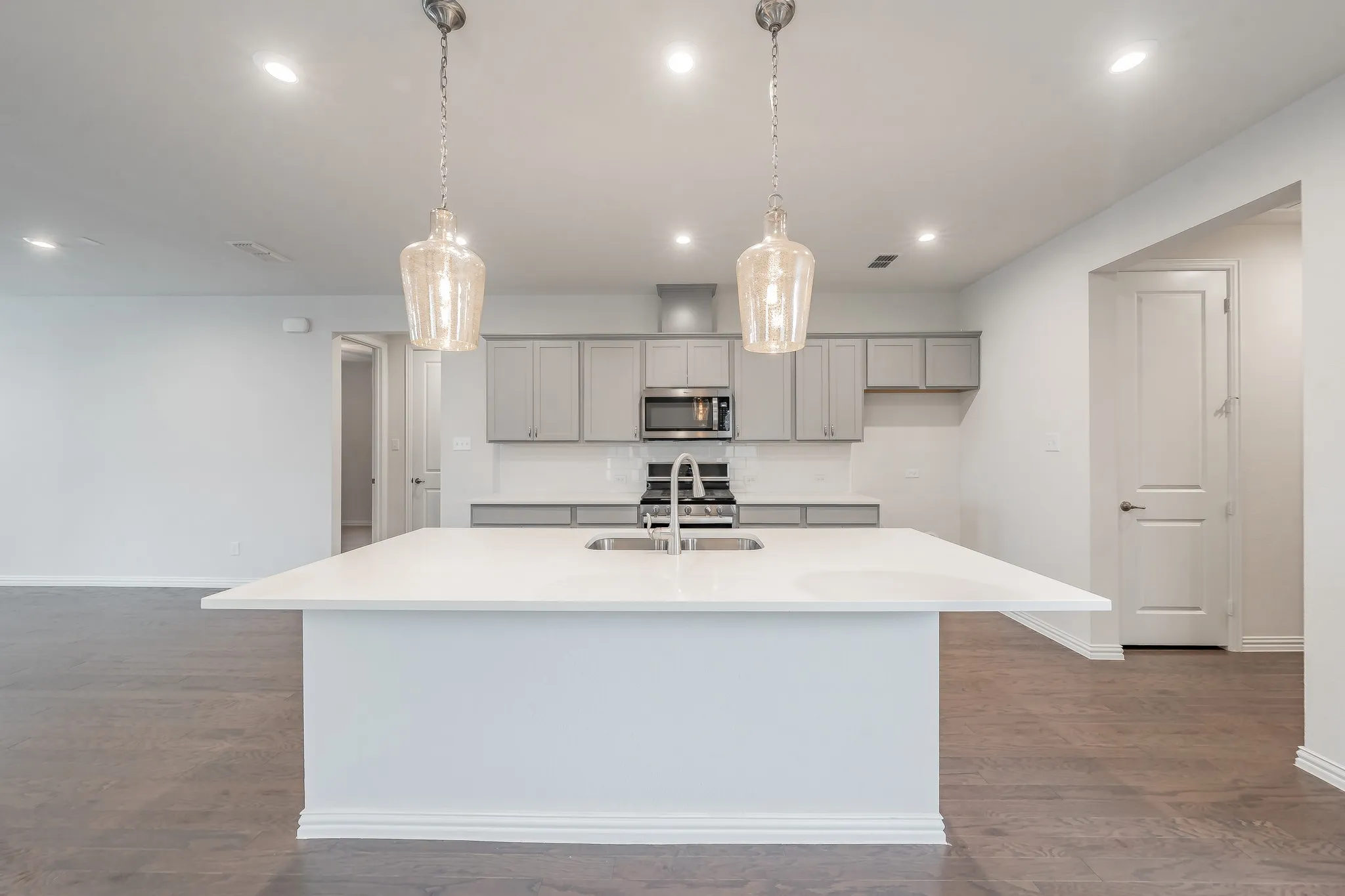 Single Family Residence For Rent in Denton County , 900 Pearl Place, Northlake, Texas 76247, 3 Bedroom, 2 Bathroom, 2 Garage spaces, 1,794 Sqft, built in 2020, mls#21384638, Real Estate Agent in Northlake, Homes For Rent in Denton county, Homes For Rent in Northlake, Realtor in Northlake Texas, Real Estate Brokerage Independent Realty Texas, Luminita Cordes Realtor
