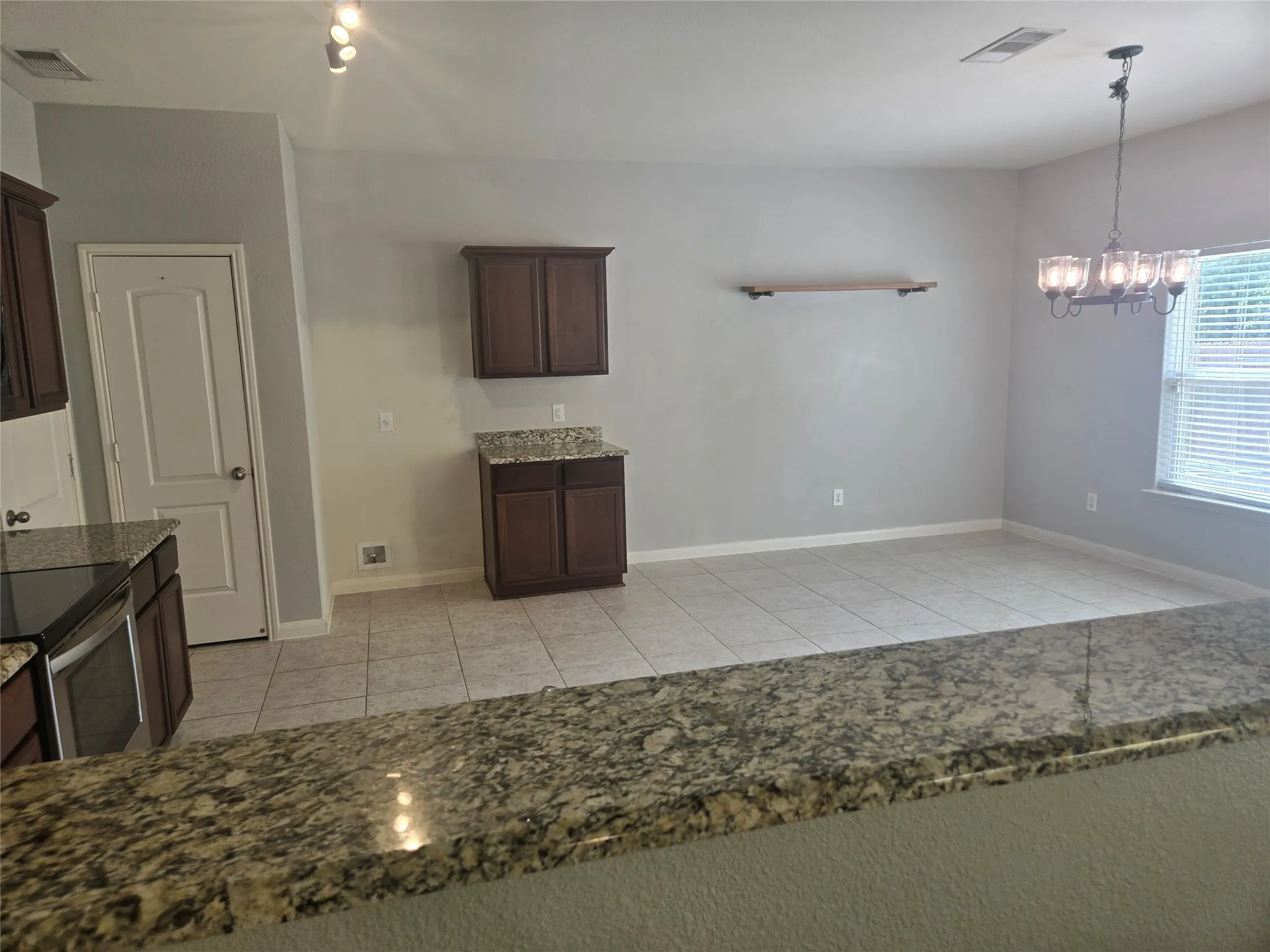 Single Family Residence For Rent in Collin County , 1627 Blackburn Way, Princeton, Texas 75407, 3 Bedroom, 3 Bathroom, 2 Garage spaces, 2,049 Sqft, built in 2017, mls#21382085, Real Estate Agent in Princeton, Homes For Rent in Collin county, Homes For Rent in Princeton, Realtor in Princeton Texas, Real Estate Brokerage Independent Realty Texas, Luminita Cordes Realtor