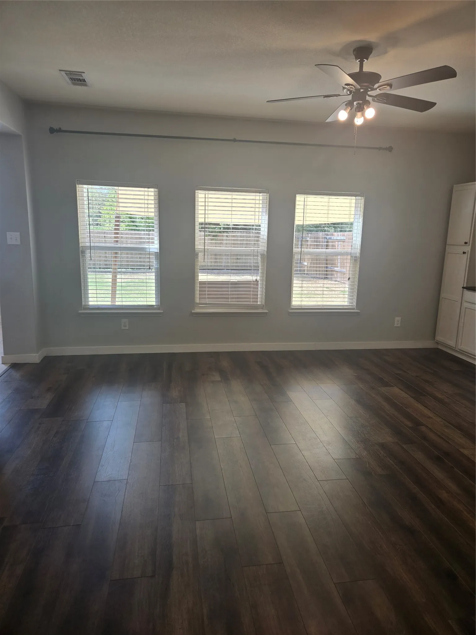 Single Family Residence For Rent in Collin County , 1627 Blackburn Way, Princeton, Texas 75407, 3 Bedroom, 3 Bathroom, 2 Garage spaces, 2,049 Sqft, built in 2017, mls#21382085, Real Estate Agent in Princeton, Homes For Rent in Collin county, Homes For Rent in Princeton, Realtor in Princeton Texas, Real Estate Brokerage Independent Realty Texas, Luminita Cordes Realtor
