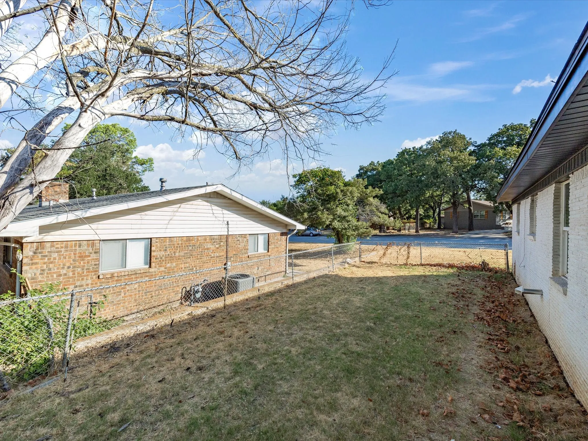Single Family Residence For Sale in Montague County , 1306 Hulme Street, Bowie, Texas 76230, 3 Bedroom, 2 Bathroom, 1 Garage spaces, 1,380 Sqft, built in 1965, mls#21383459, Real Estate Agent in Bowie, Homes For Sale in Montague county, Homes For Sale in Bowie, Realtor in Bowie Texas, Real Estate Brokerage Independent Realty Texas, Luminita Cordes Realtor