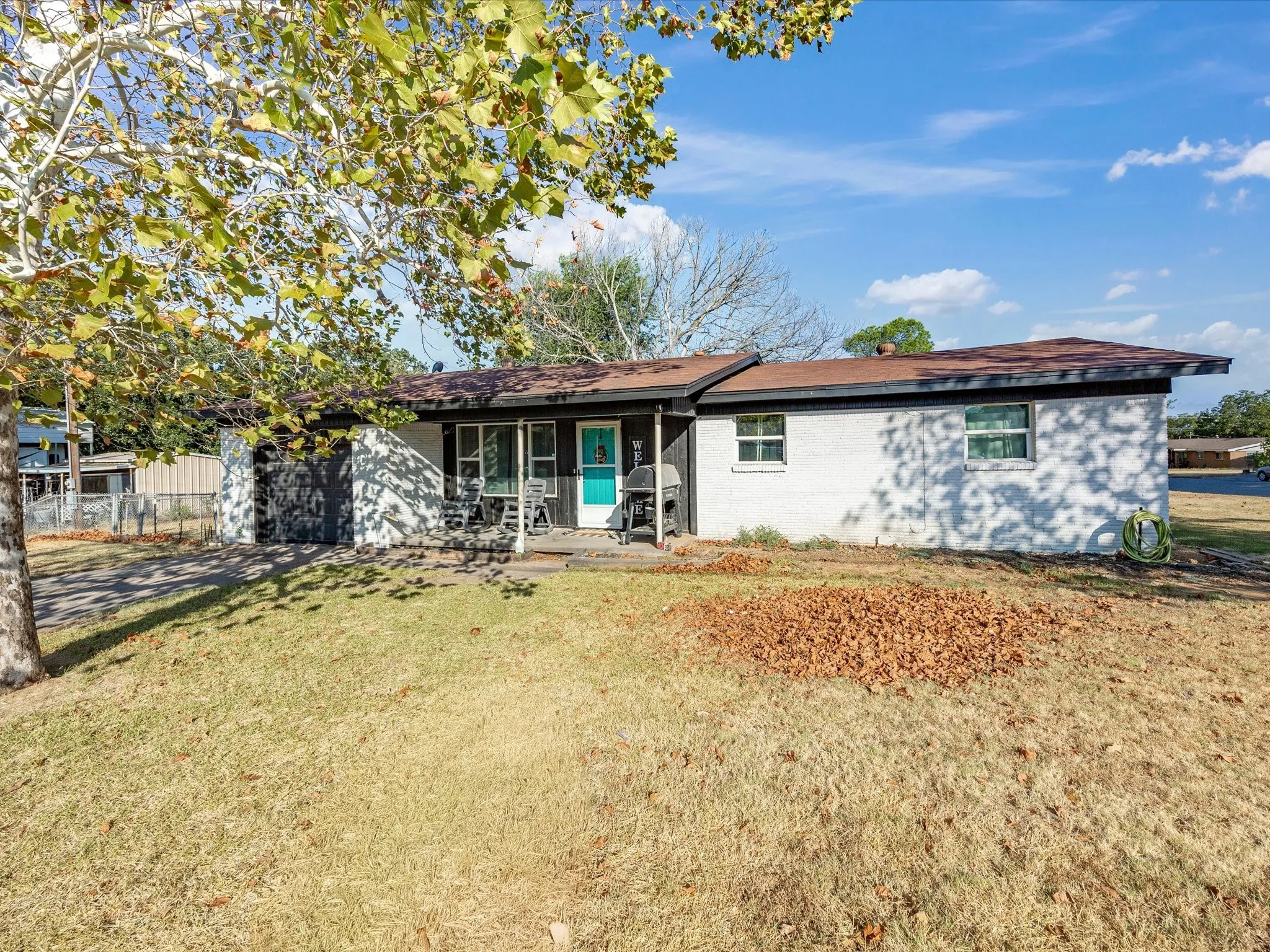 Single Family Residence For Sale in Montague County , 1306 Hulme Street, Bowie, Texas 76230, 3 Bedroom, 2 Bathroom, 1 Garage spaces, 1,380 Sqft, built in 1965, mls#21383459, Real Estate Agent in Bowie, Homes For Sale in Montague county, Homes For Sale in Bowie, Realtor in Bowie Texas, Real Estate Brokerage Independent Realty Texas, Luminita Cordes Realtor